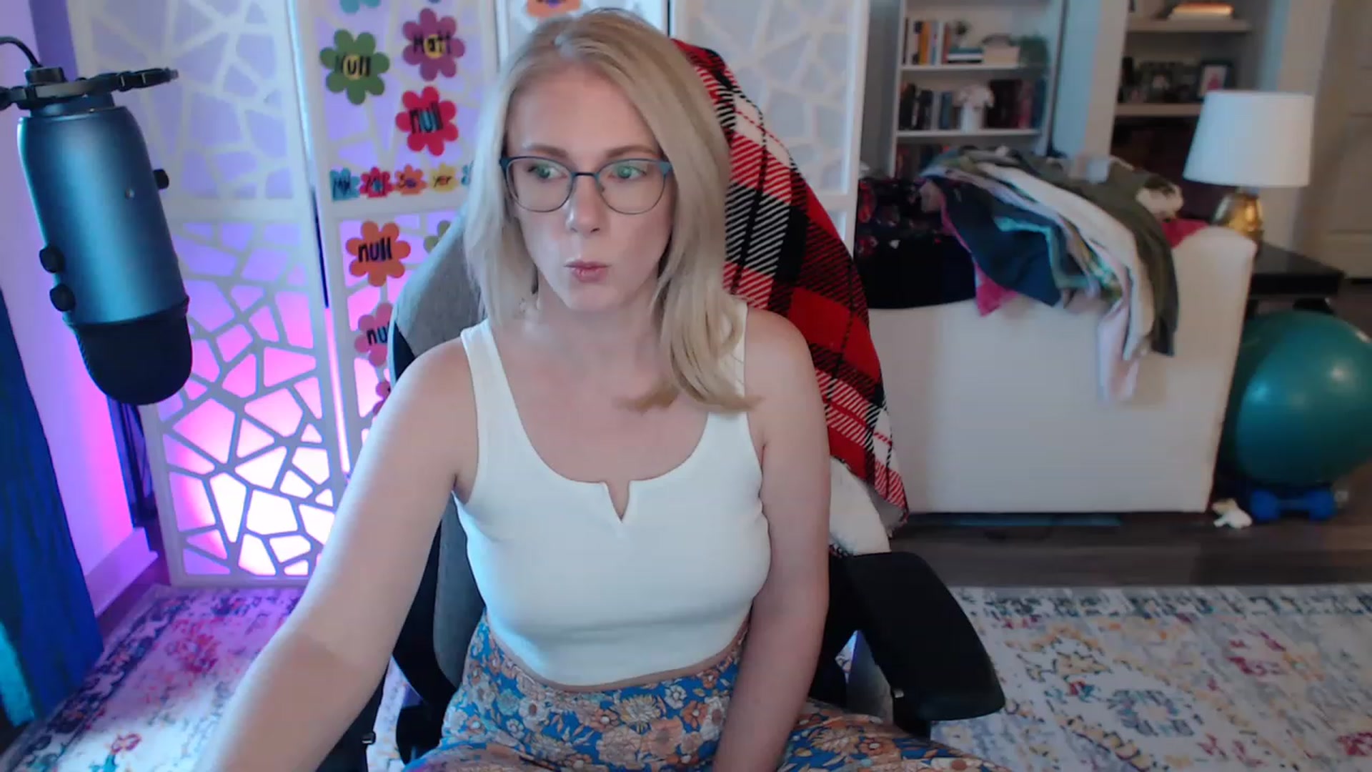 Gallery image thumbnail from TeecakeAvery's myfreecams stream on, 05/14/2023, 03:25 image 5 of 20