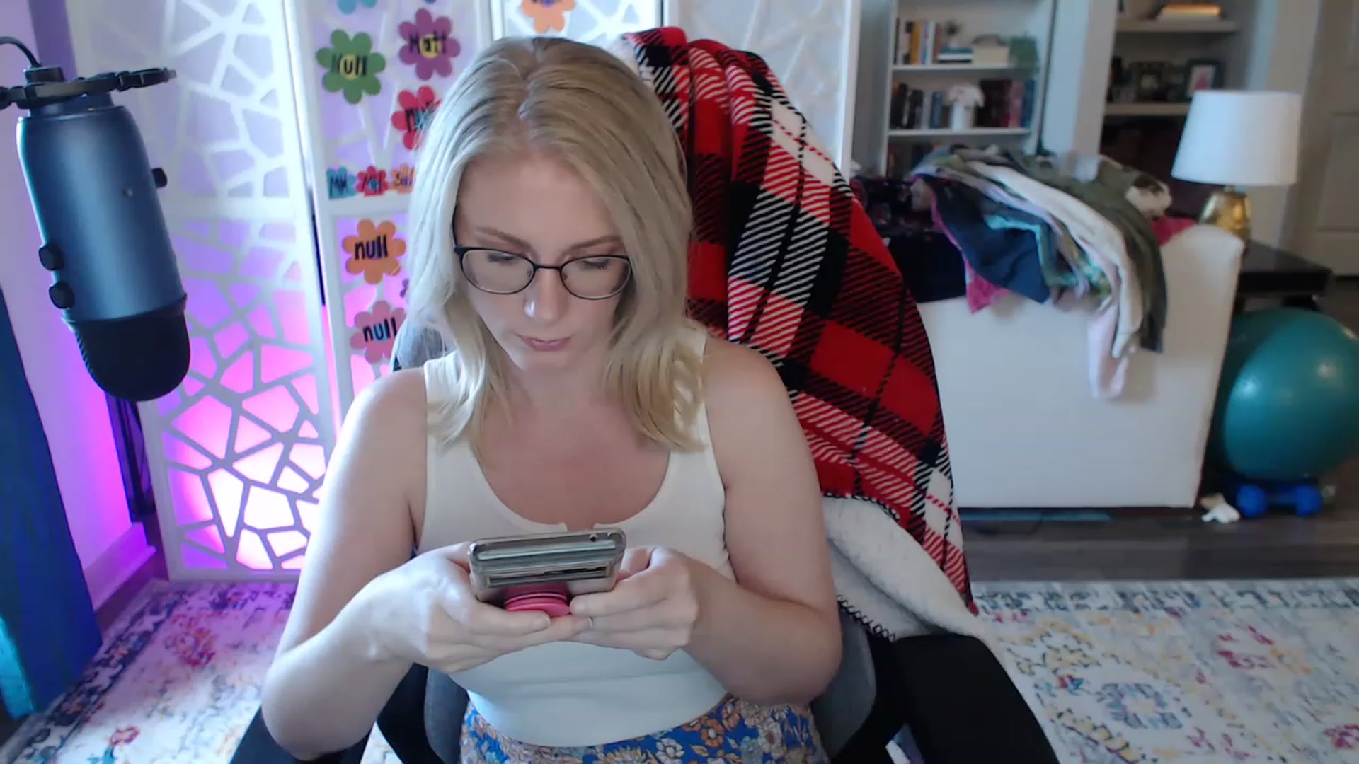 Gallery image thumbnail from TeecakeAvery's myfreecams stream on, 05/14/2023, 03:25 image 2 of 20