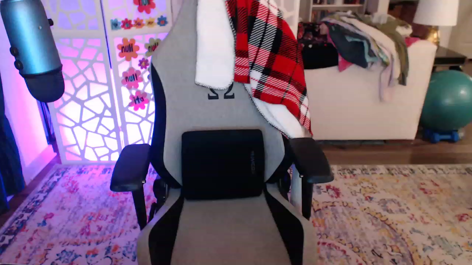Gallery image thumbnail from TeecakeAvery's myfreecams stream on, 05/14/2023, 03:25 image 12 of 20