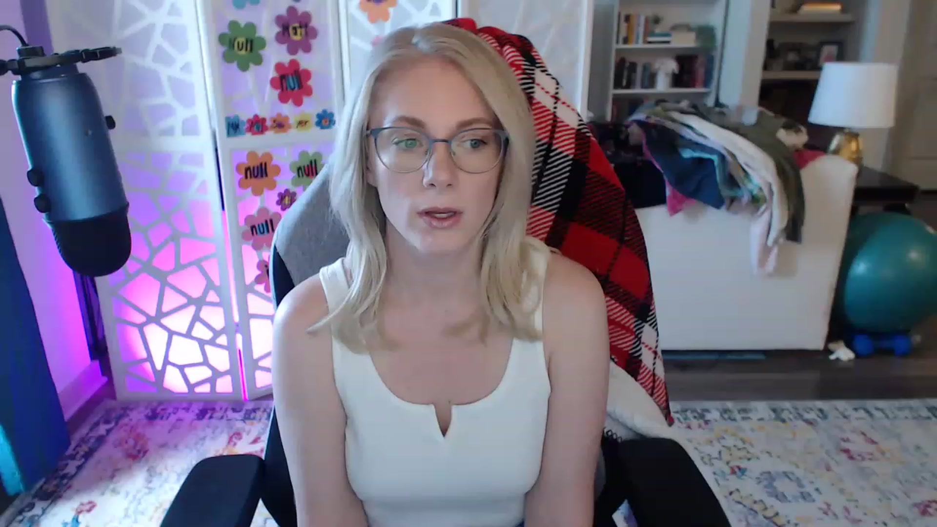 Gallery image thumbnail from TeecakeAvery's myfreecams stream on, 05/14/2023, 03:25 image 3 of 20