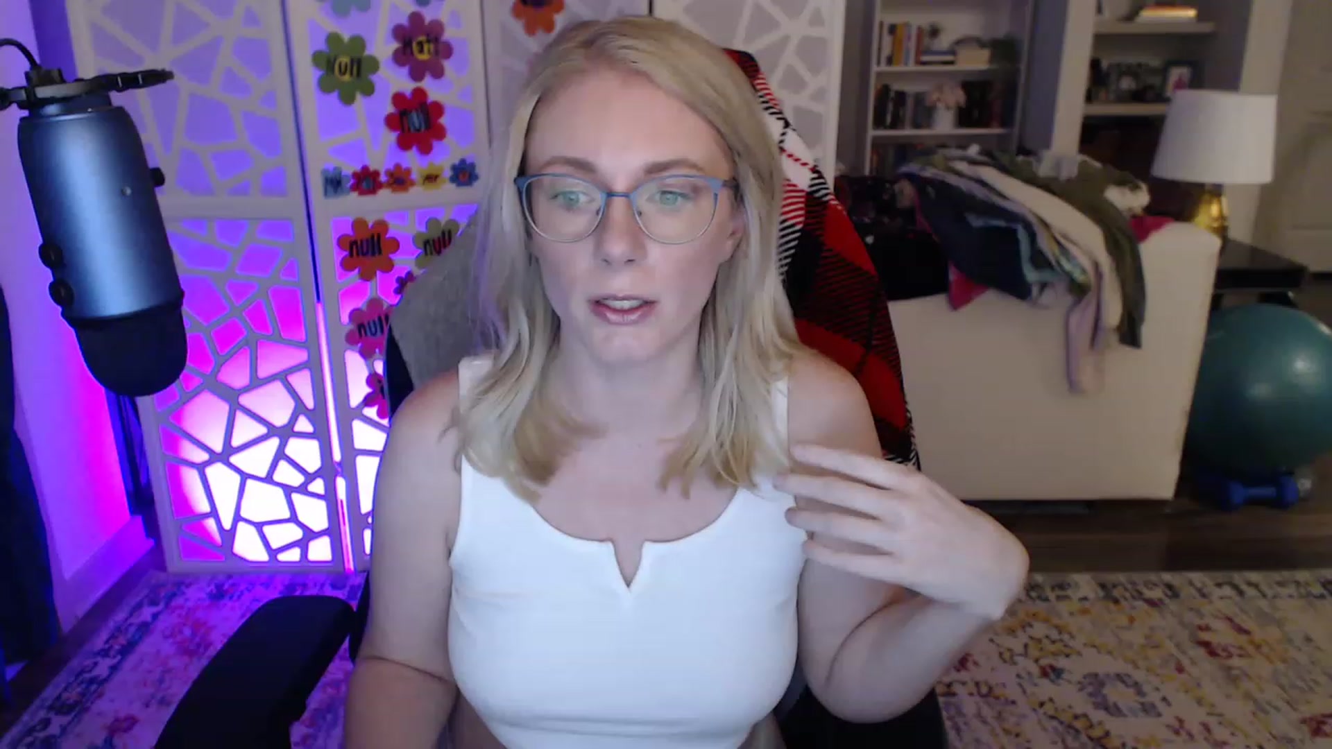 Gallery image thumbnail from TeecakeAvery's myfreecams stream on, 05/14/2023, 03:25 image 9 of 20