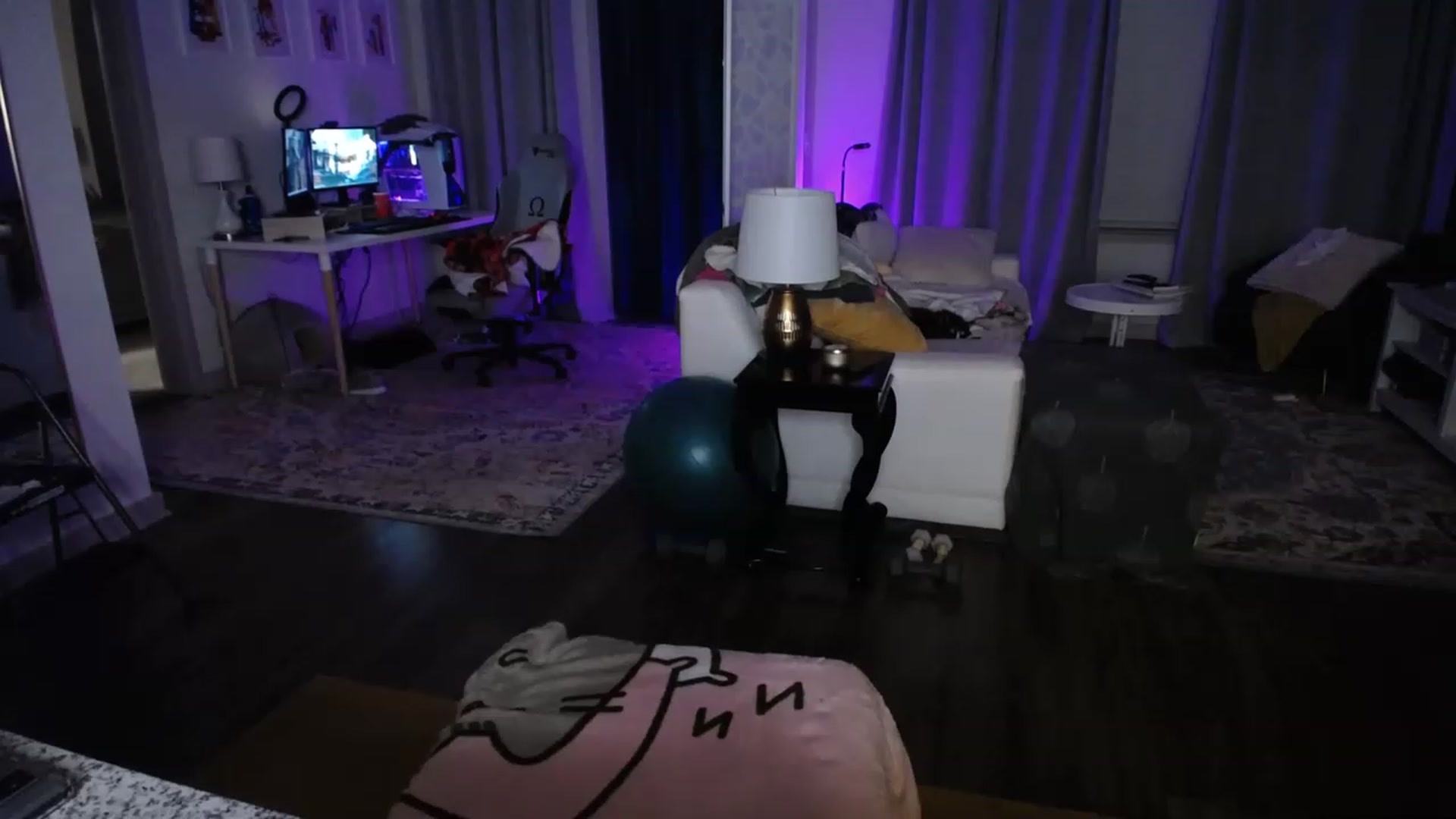 Gallery image thumbnail from TeecakeAvery's myfreecams stream on, 05/16/2023, 04:31 image 16 of 20