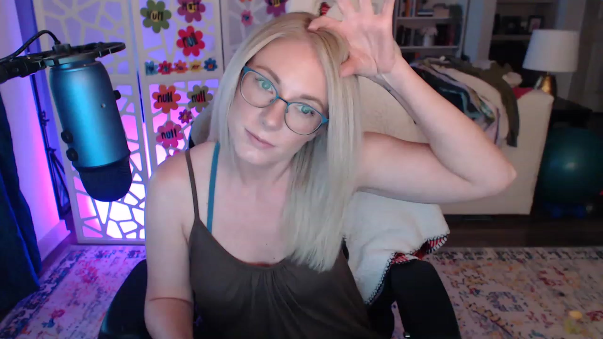Gallery image thumbnail from TeecakeAvery's myfreecams stream on, 05/17/2023, 02:53 image 1 of 20
