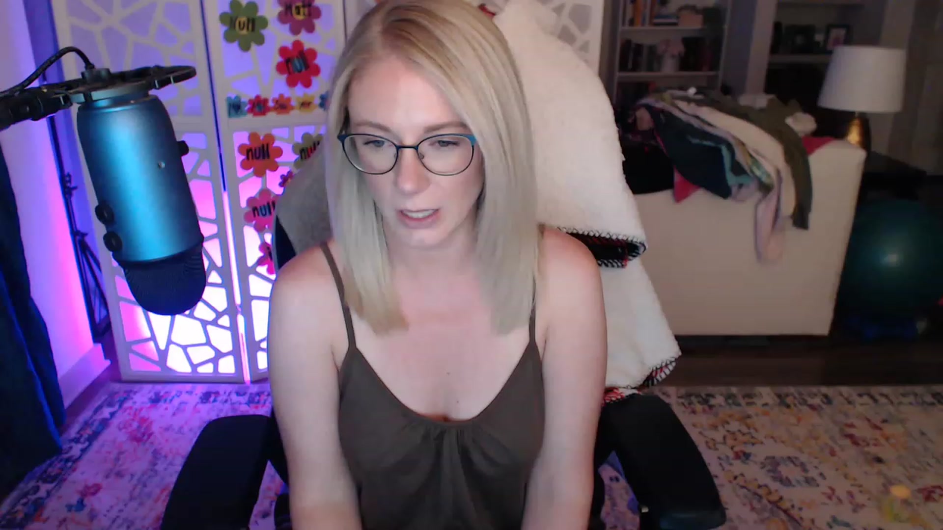 Gallery image thumbnail from TeecakeAvery's myfreecams stream on, 05/17/2023, 02:53 image 5 of 20