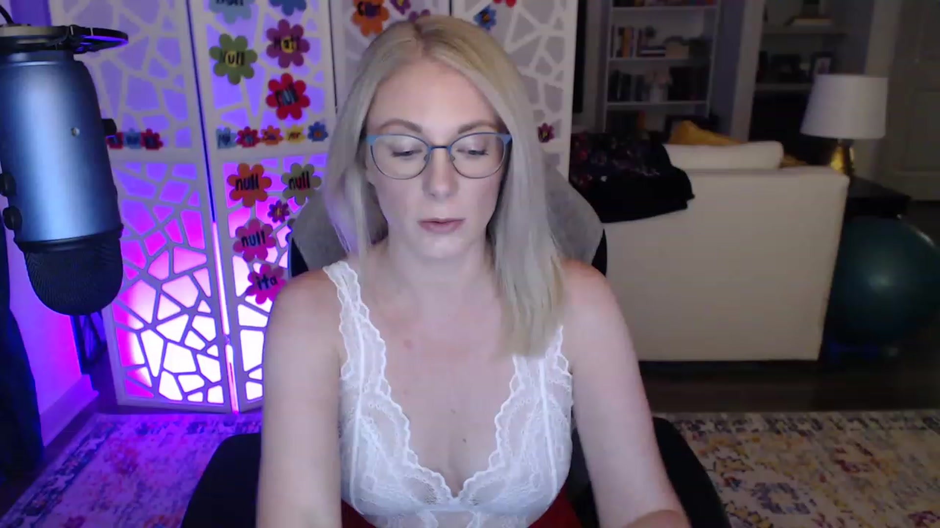 Gallery image thumbnail from TeecakeAvery's myfreecams stream on, 05/20/2023, 03:25 image 3 of 20