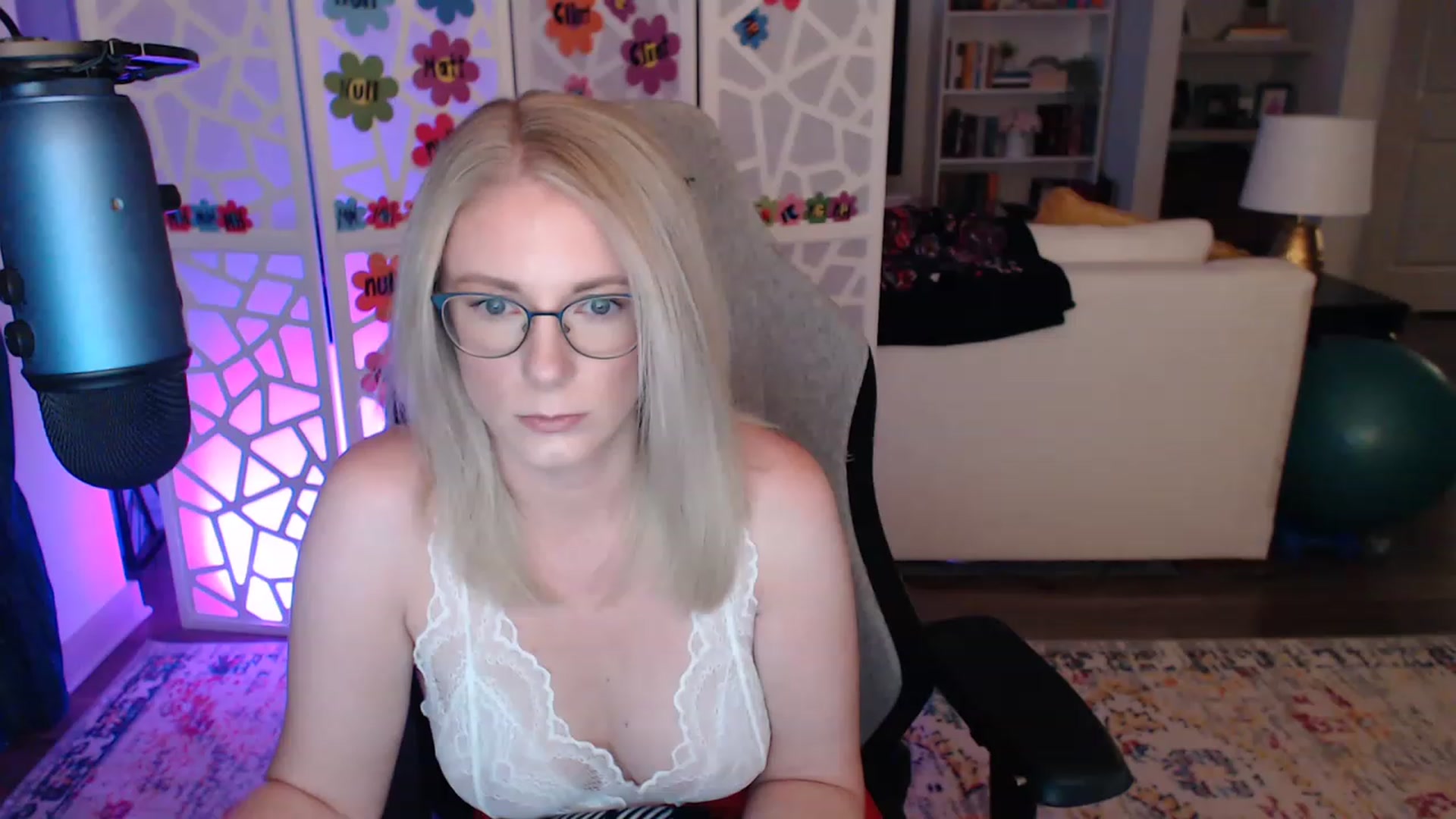 Gallery image thumbnail from TeecakeAvery's myfreecams stream on, 05/20/2023, 03:25 image 1 of 20