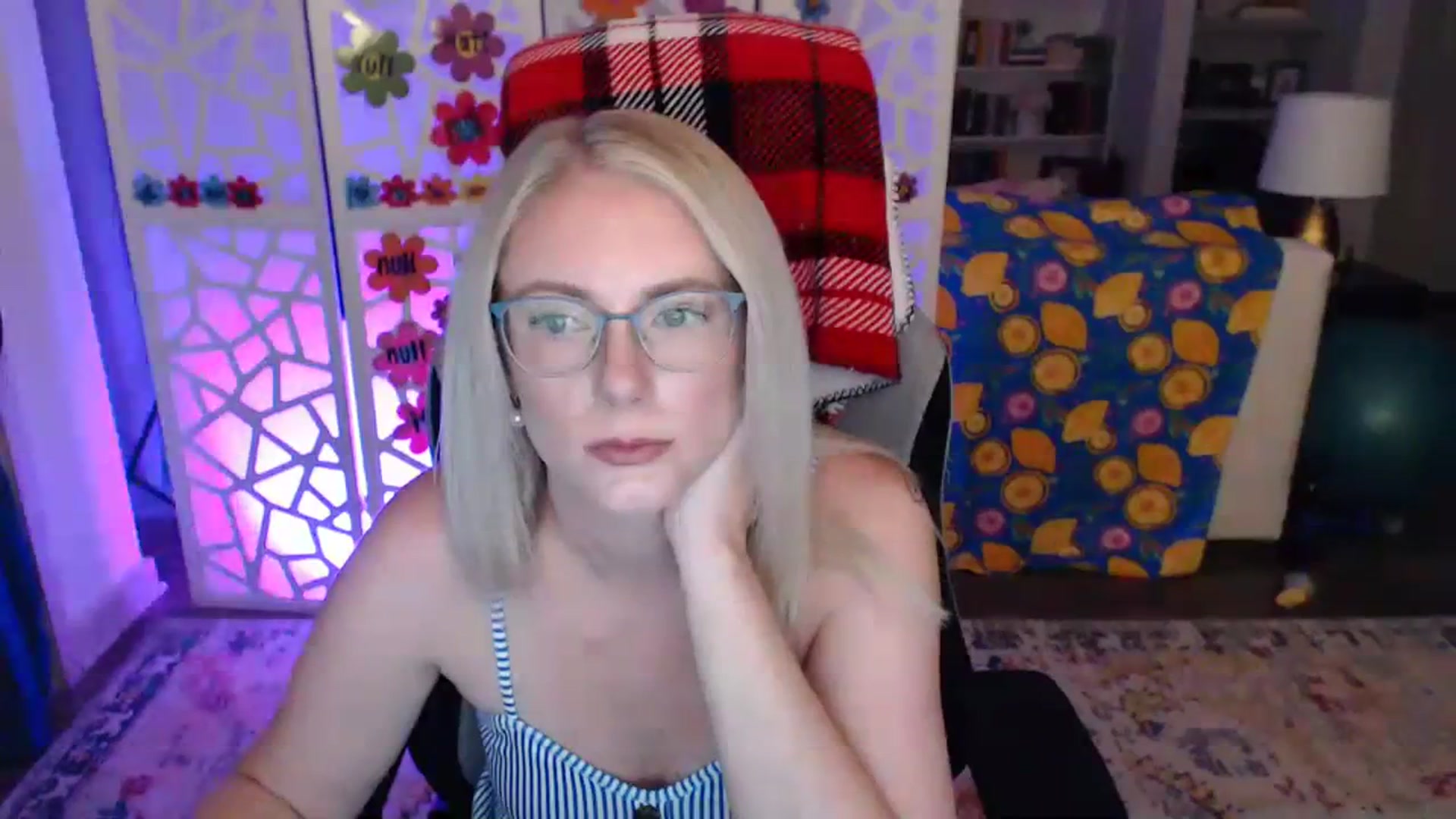 Gallery image thumbnail from TeecakeAvery's myfreecams stream on, 06/02/2023, 03:11 image 14 of 20