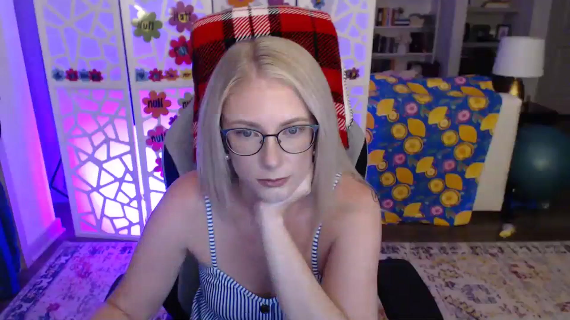 Gallery image thumbnail from TeecakeAvery's myfreecams stream on, 06/02/2023, 03:11 image 10 of 20