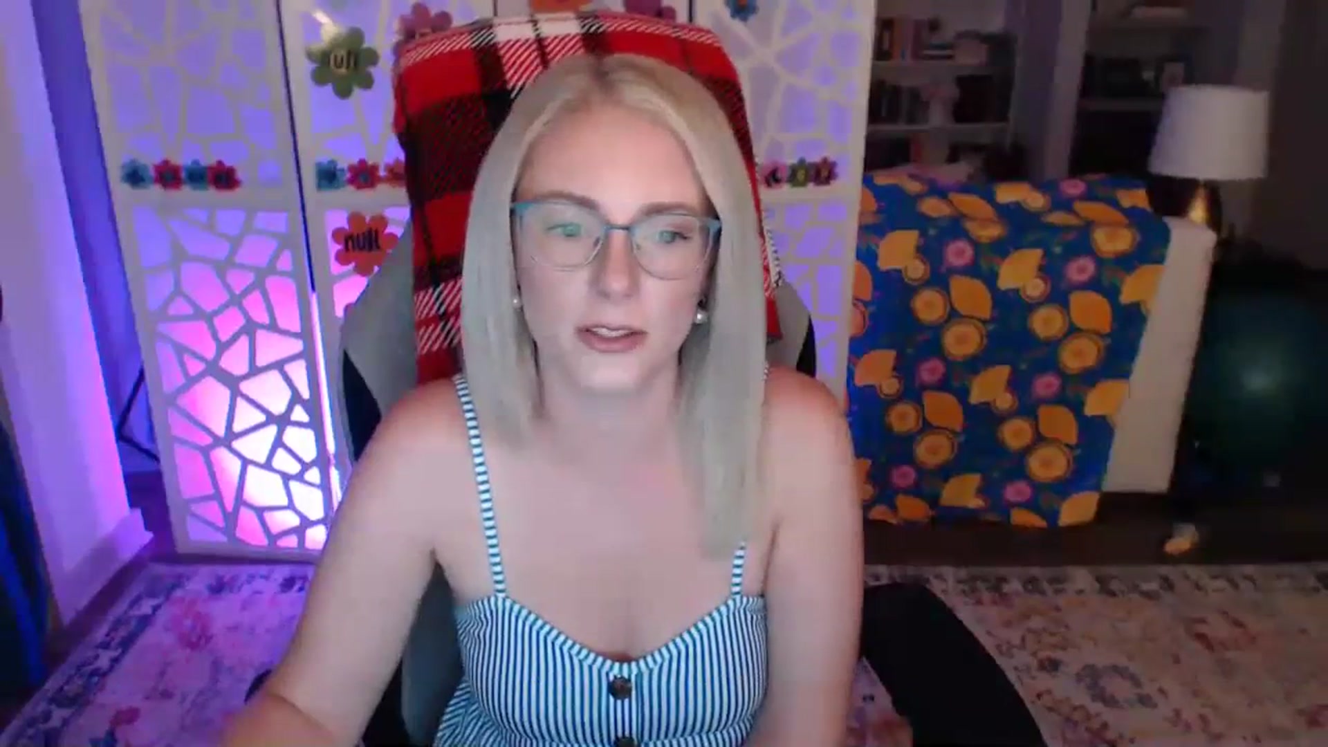 Gallery image thumbnail from TeecakeAvery's myfreecams stream on, 06/02/2023, 03:11 image 16 of 20