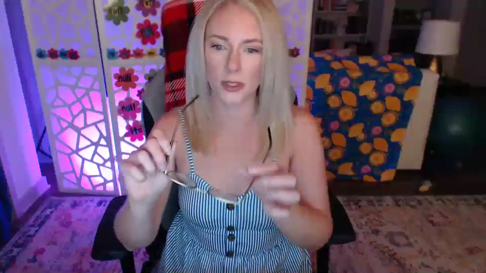 Gallery image thumbnail from TeecakeAvery's myfreecams stream on, 06/02/2023, 03:11 image 5 of 20