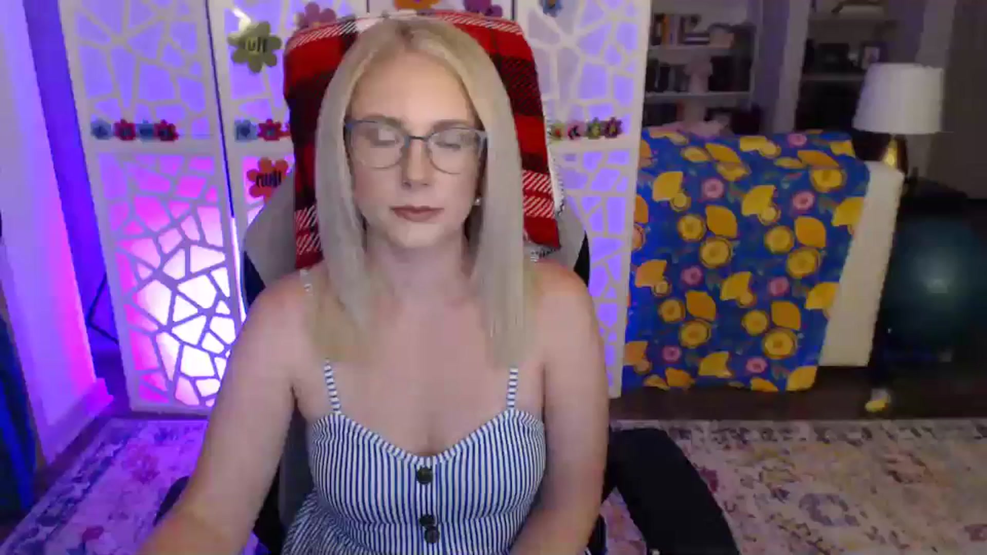 Gallery image thumbnail from TeecakeAvery's myfreecams stream on, 06/02/2023, 03:11 image 19 of 20