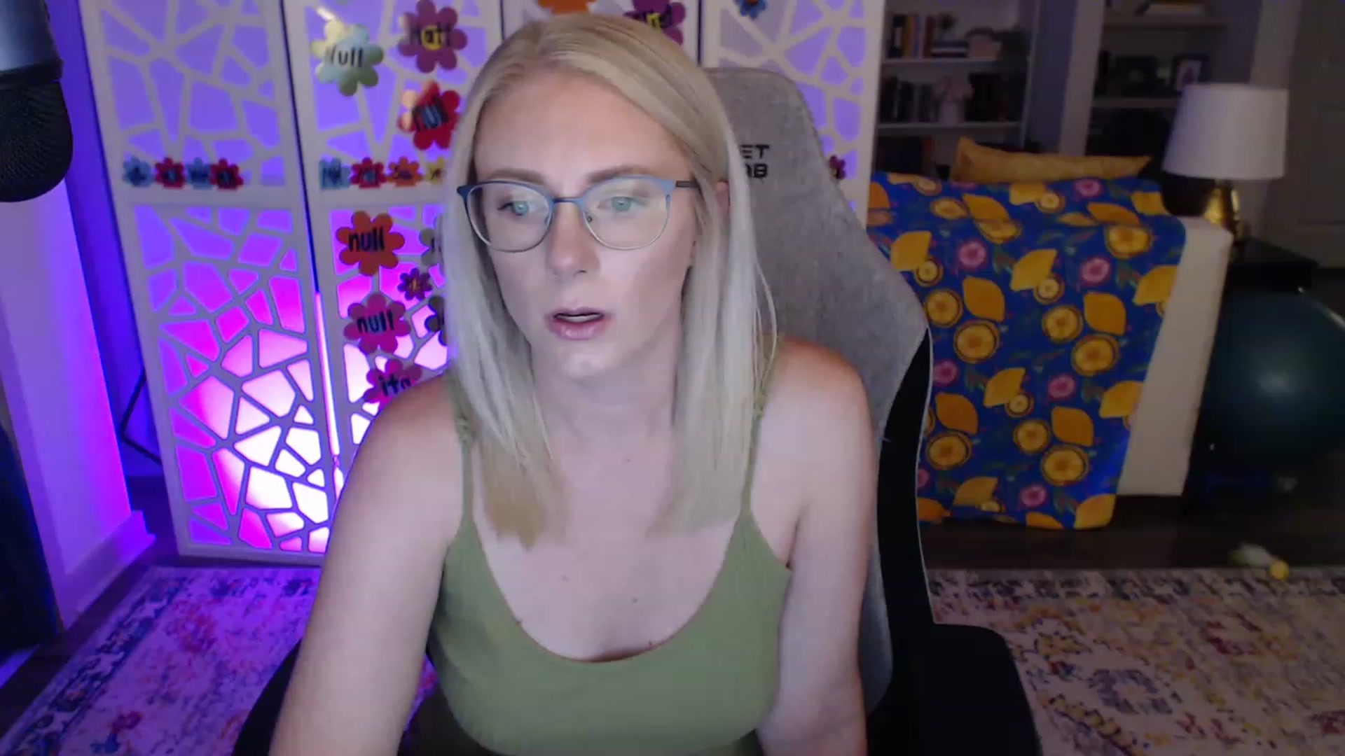 Gallery image thumbnail from TeecakeAvery's myfreecams stream on, 06/03/2023, 04:14 image 3 of 20