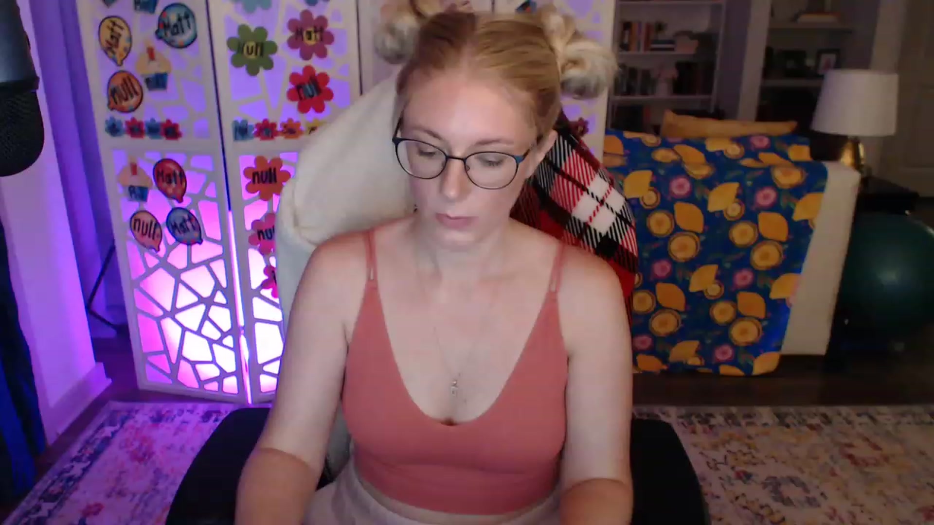 Gallery image thumbnail from TeecakeAvery's myfreecams stream on, 06/05/2023, 02:31 image 19 of 20
