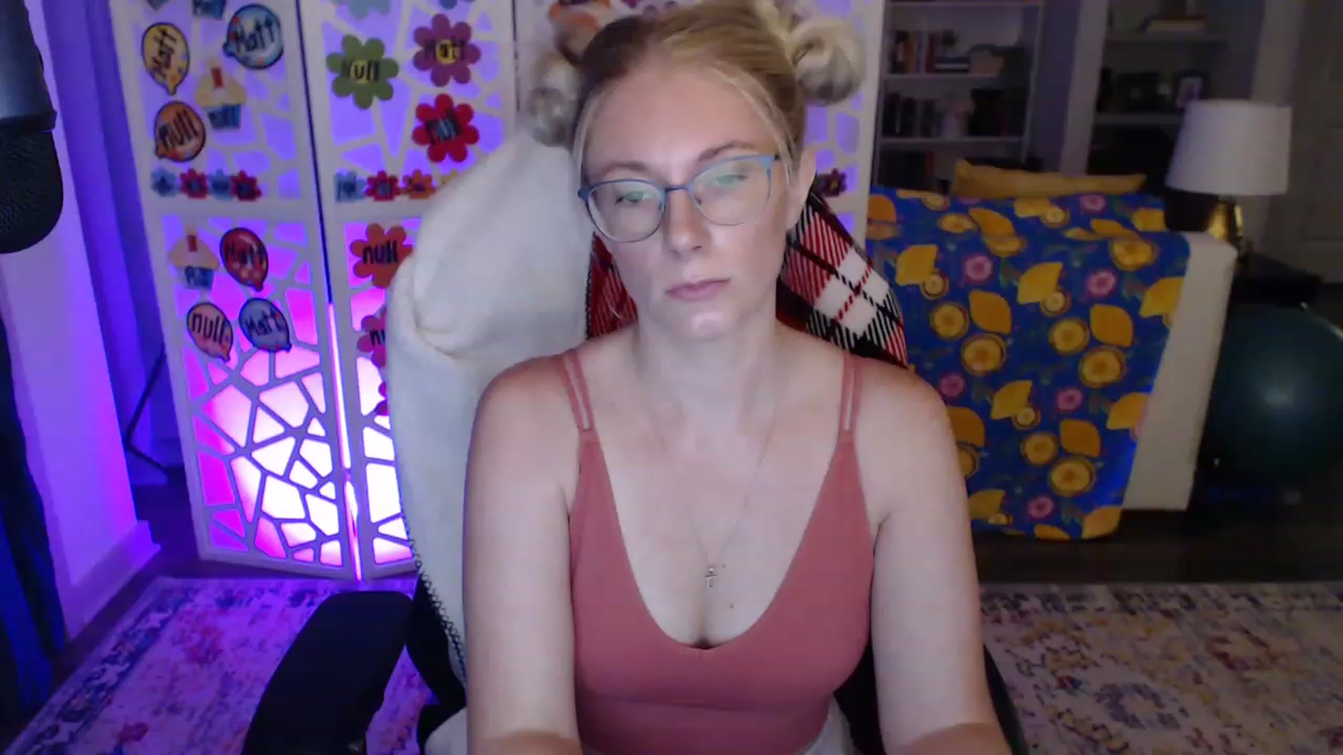 Gallery image thumbnail from TeecakeAvery's myfreecams stream on, 06/05/2023, 02:31 image 14 of 20
