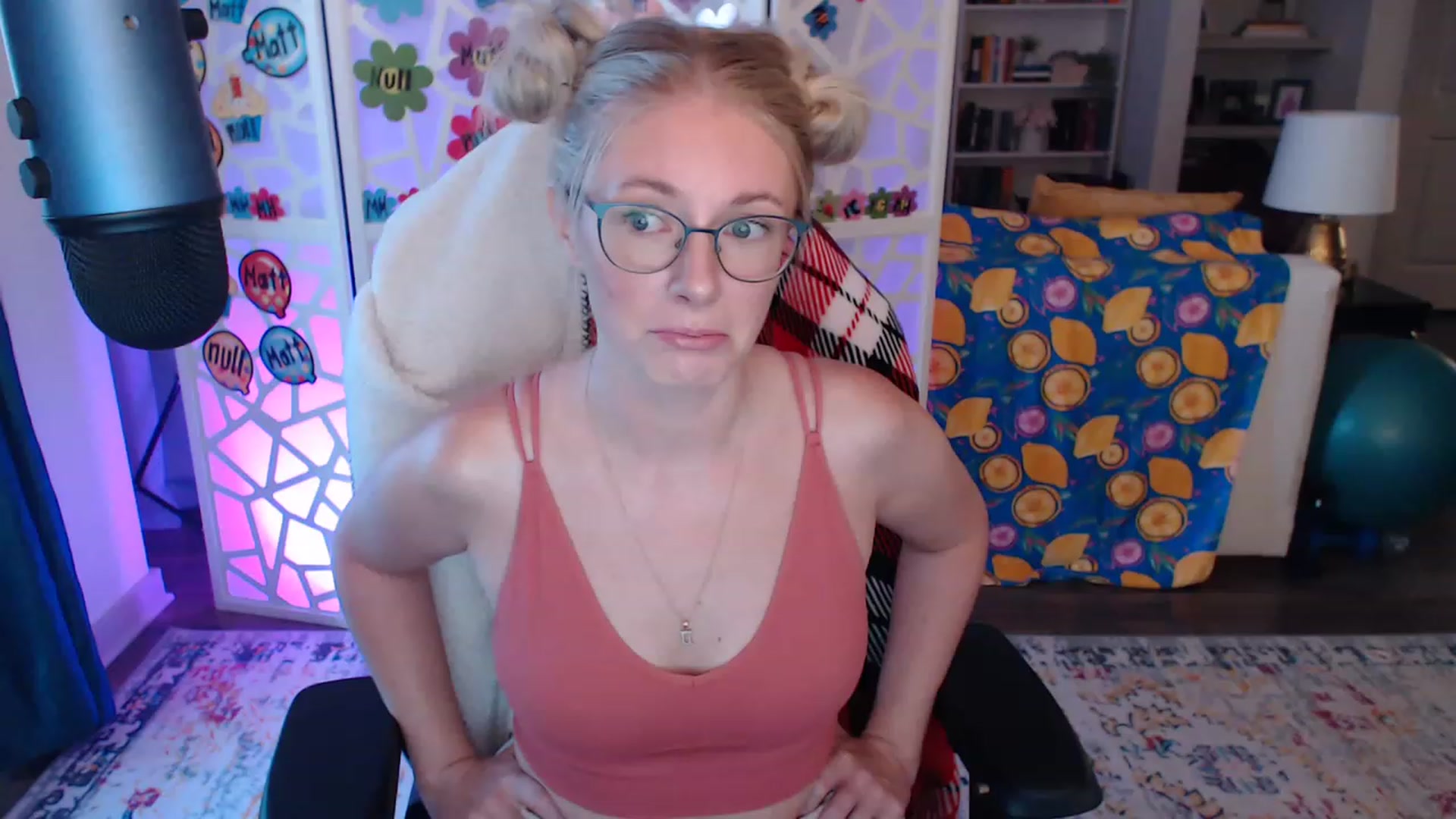 Gallery image thumbnail from TeecakeAvery's myfreecams stream on, 06/05/2023, 02:31 image 2 of 20