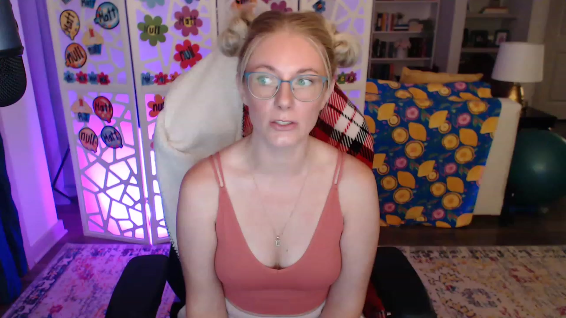 Gallery image thumbnail from TeecakeAvery's myfreecams stream on, 06/05/2023, 02:31 image 16 of 20