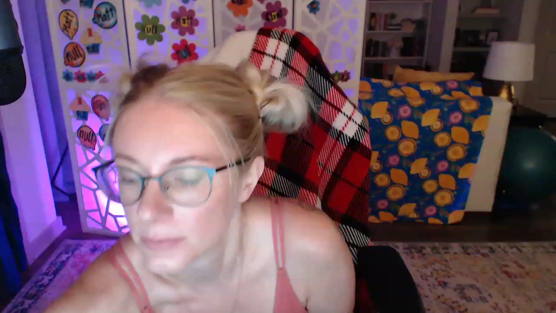 Gallery image thumbnail from TeecakeAvery's myfreecams stream on, 06/05/2023, 02:31 image 13 of 20