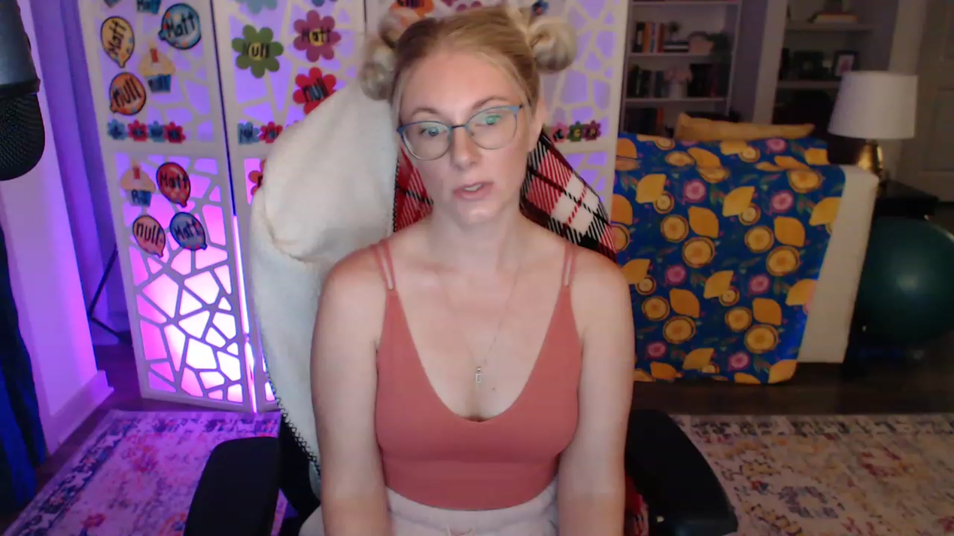Gallery image thumbnail from TeecakeAvery's myfreecams stream on, 06/05/2023, 02:31 image 12 of 20