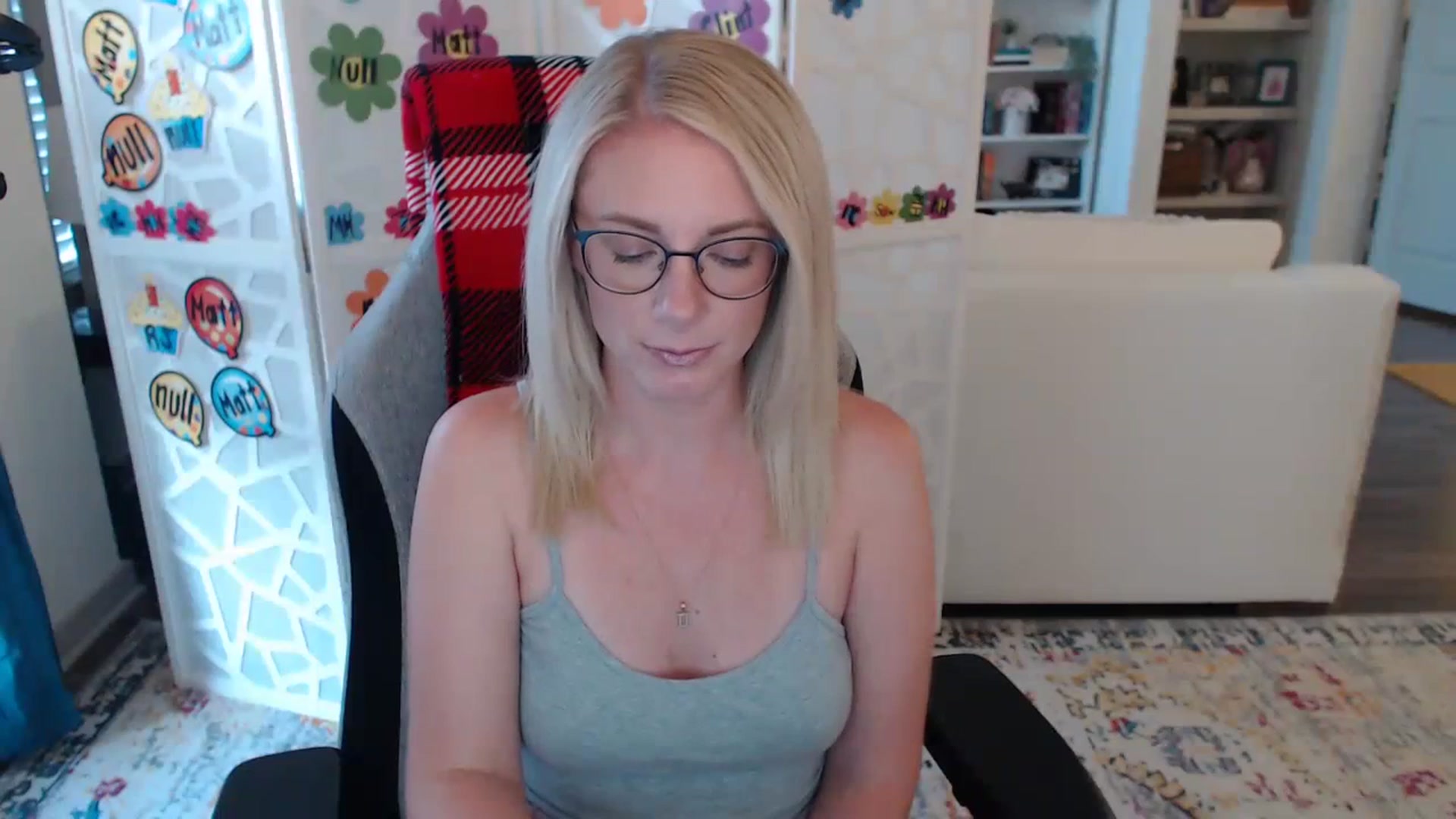Gallery image thumbnail from TeecakeAvery's myfreecams stream on, 06/13/2023, 01:29 image 15 of 20