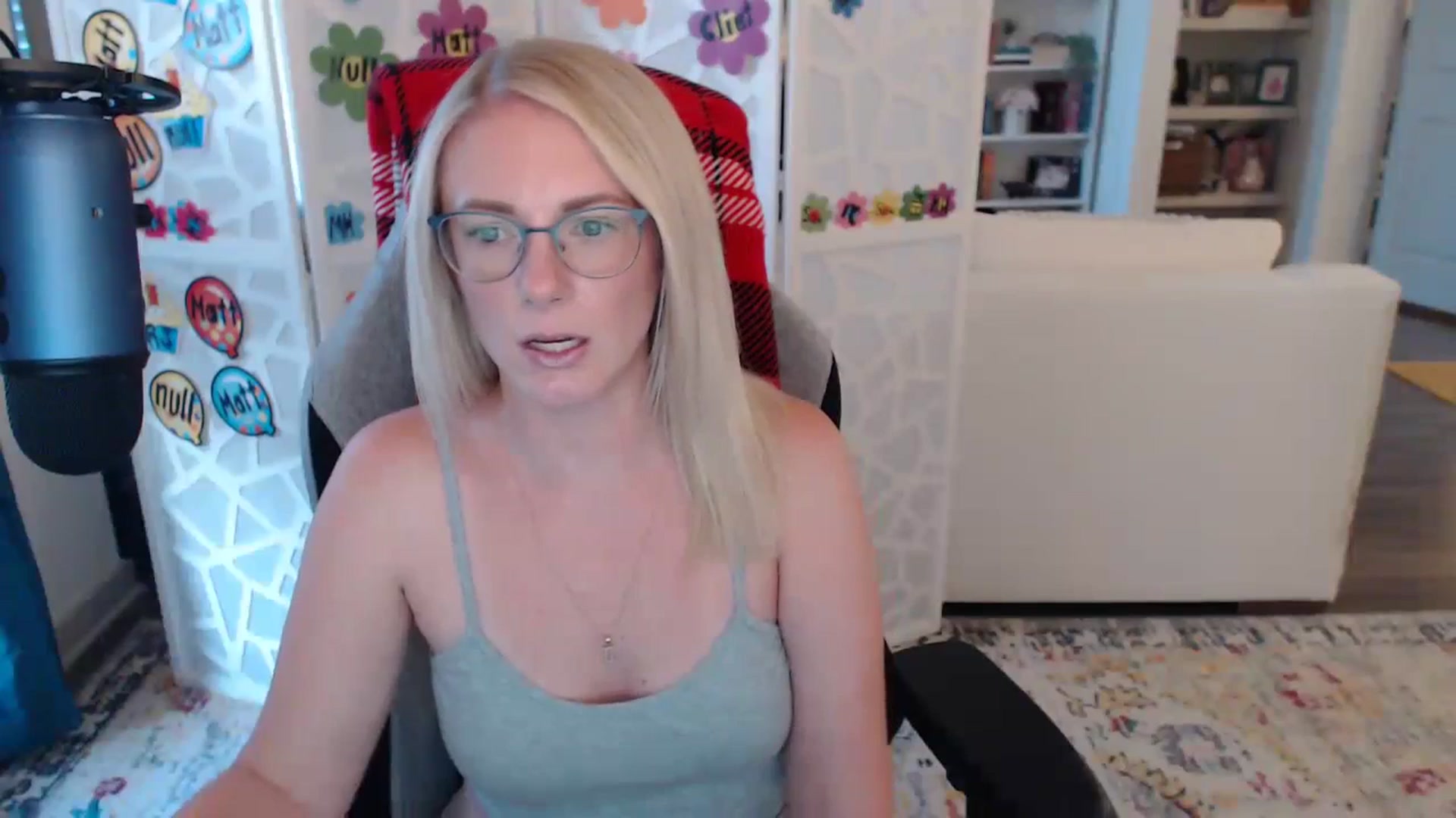 Gallery image thumbnail from TeecakeAvery's myfreecams stream on, 06/13/2023, 01:29 image 20 of 20