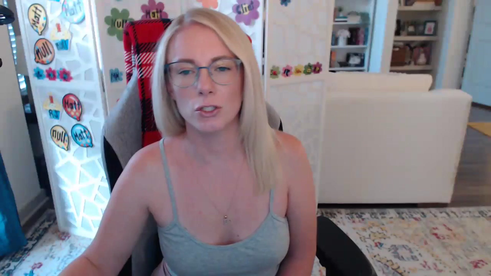 Gallery image thumbnail from TeecakeAvery's myfreecams stream on, 06/13/2023, 01:29 image 16 of 20
