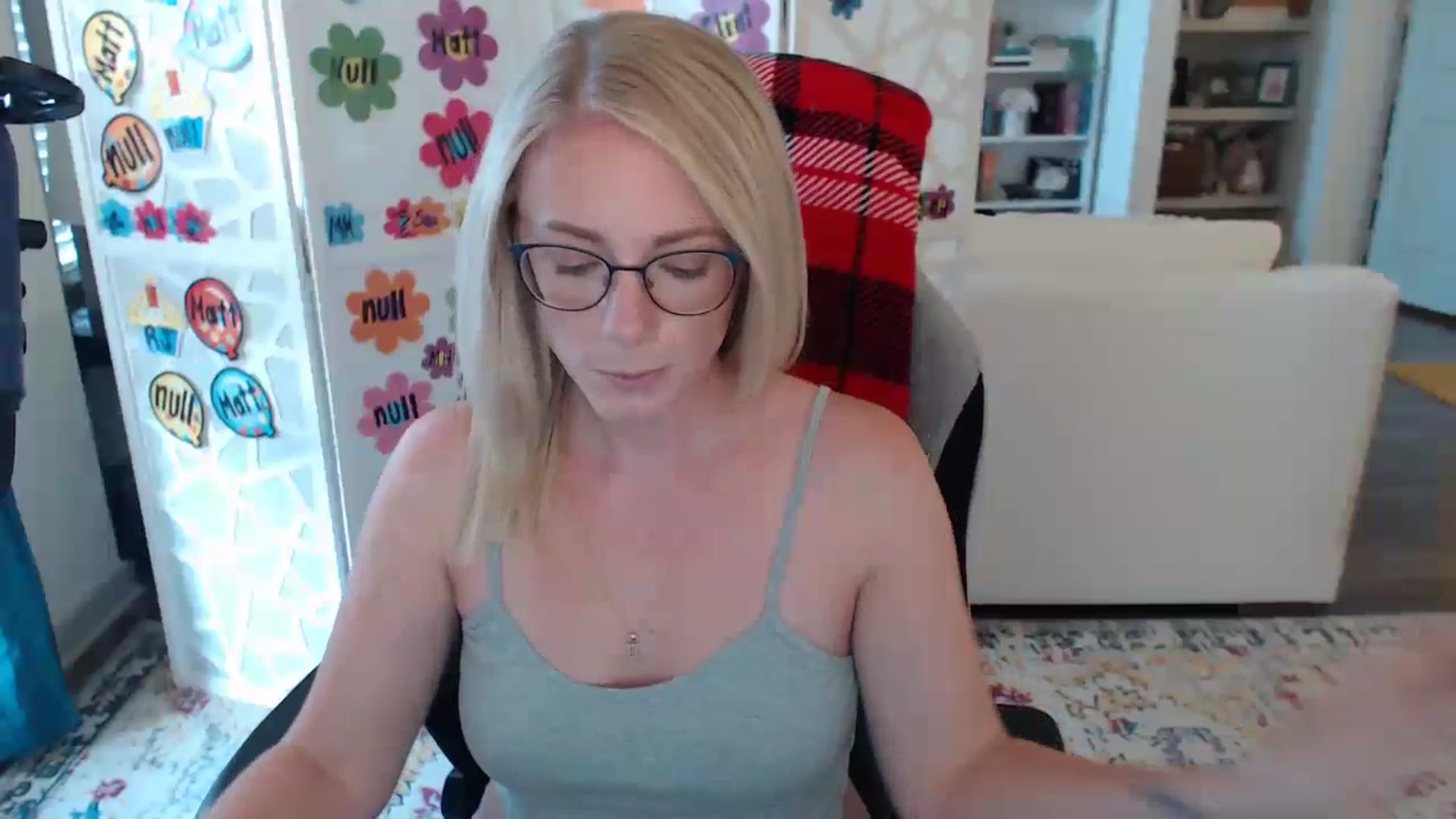 Gallery image thumbnail from TeecakeAvery's myfreecams stream on, 06/13/2023, 01:29 image 6 of 20