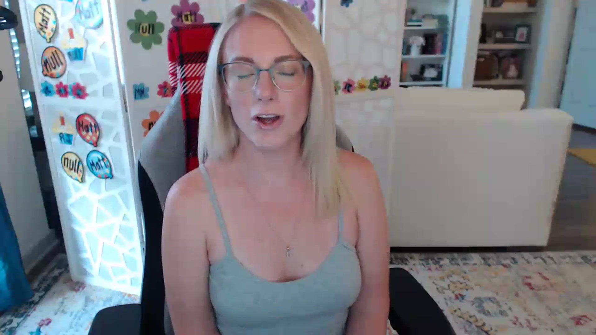 Gallery image thumbnail from TeecakeAvery's myfreecams stream on, 06/13/2023, 01:29 image 11 of 20