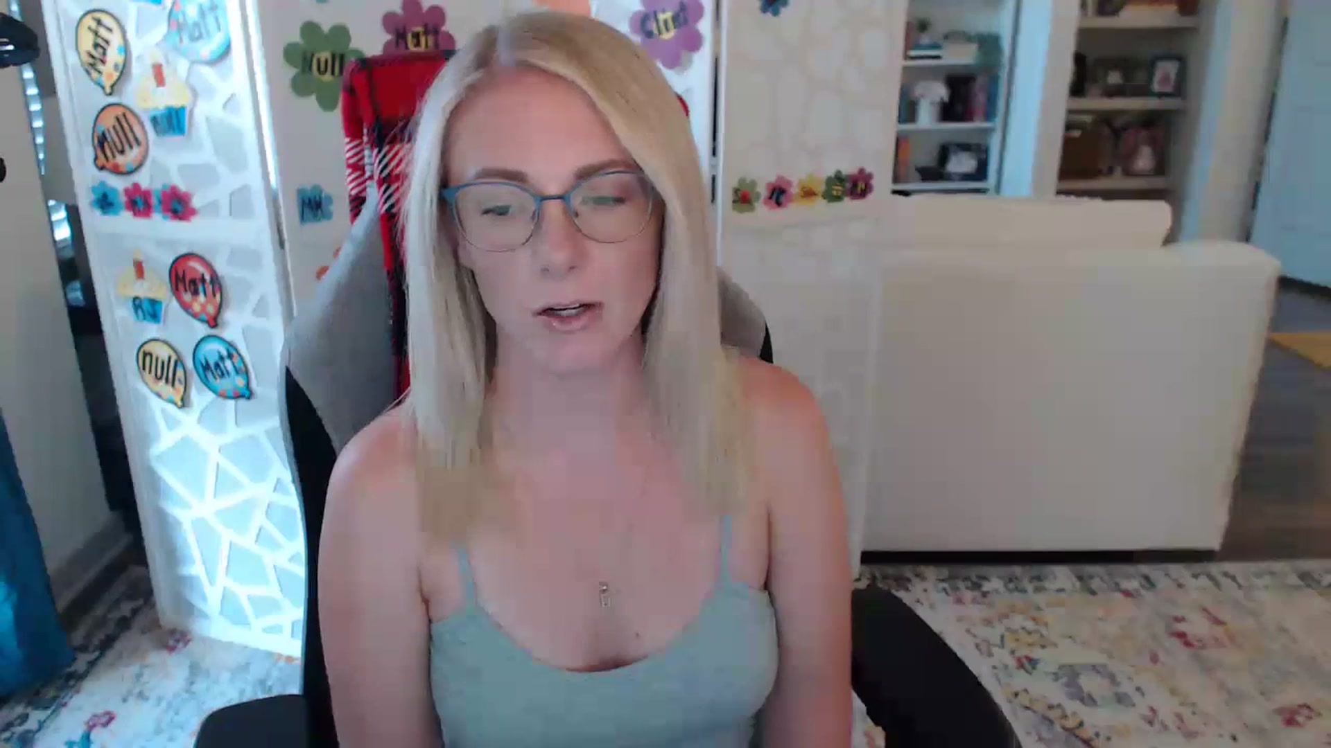 Gallery image thumbnail from TeecakeAvery's myfreecams stream on, 06/13/2023, 01:29 image 13 of 20