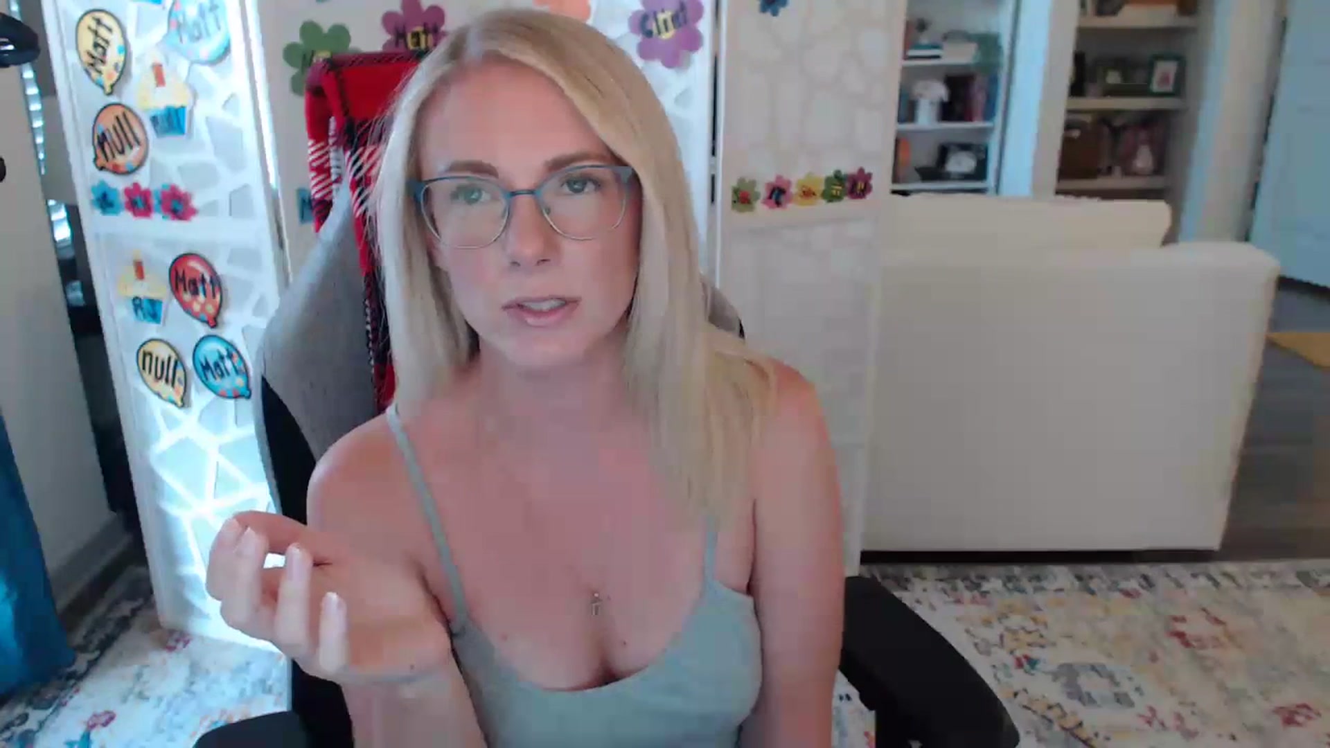 Gallery image thumbnail from TeecakeAvery's myfreecams stream on, 06/13/2023, 01:29 image 12 of 20