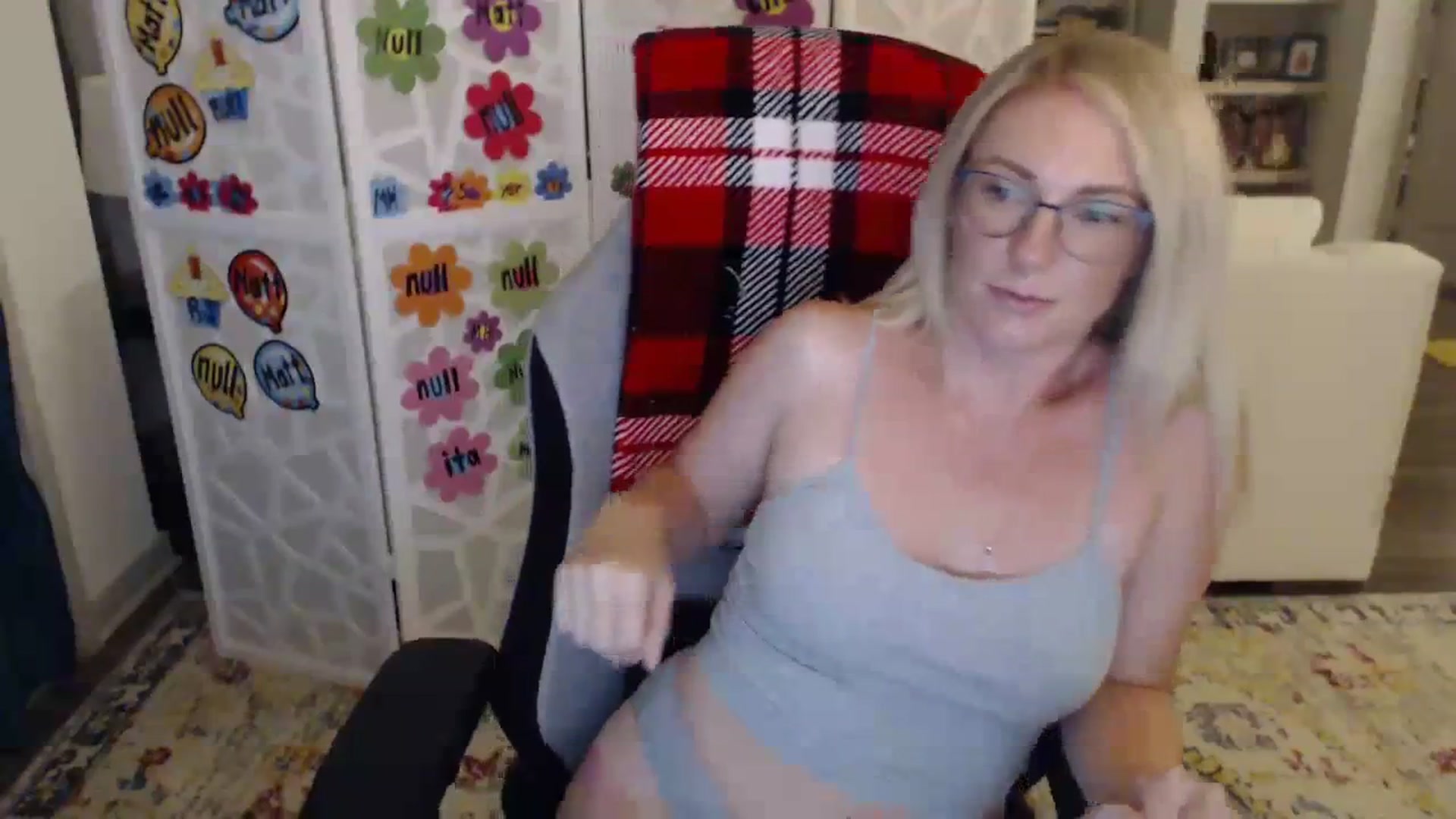 Gallery image thumbnail from TeecakeAvery's myfreecams stream on, 06/13/2023, 03:06 image 17 of 20