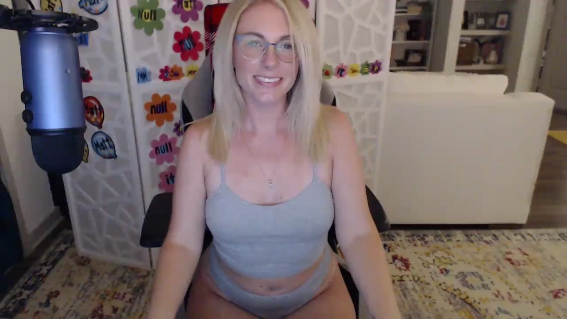 Gallery image thumbnail from TeecakeAvery's myfreecams stream on, 06/13/2023, 03:06 image 1 of 20