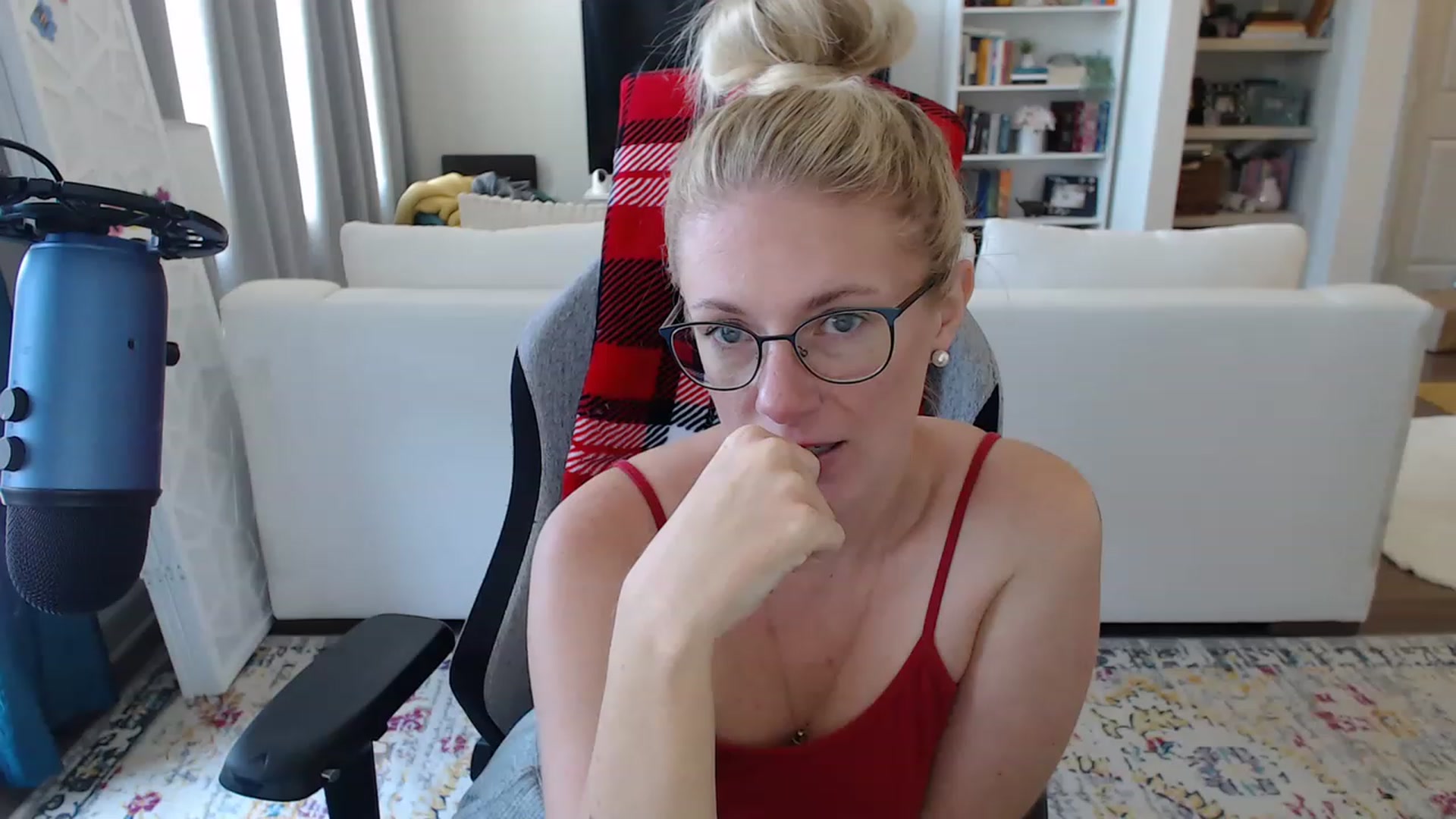 Gallery image thumbnail from TeecakeAvery's myfreecams stream on, 06/25/2023, 20:11 image 2 of 20