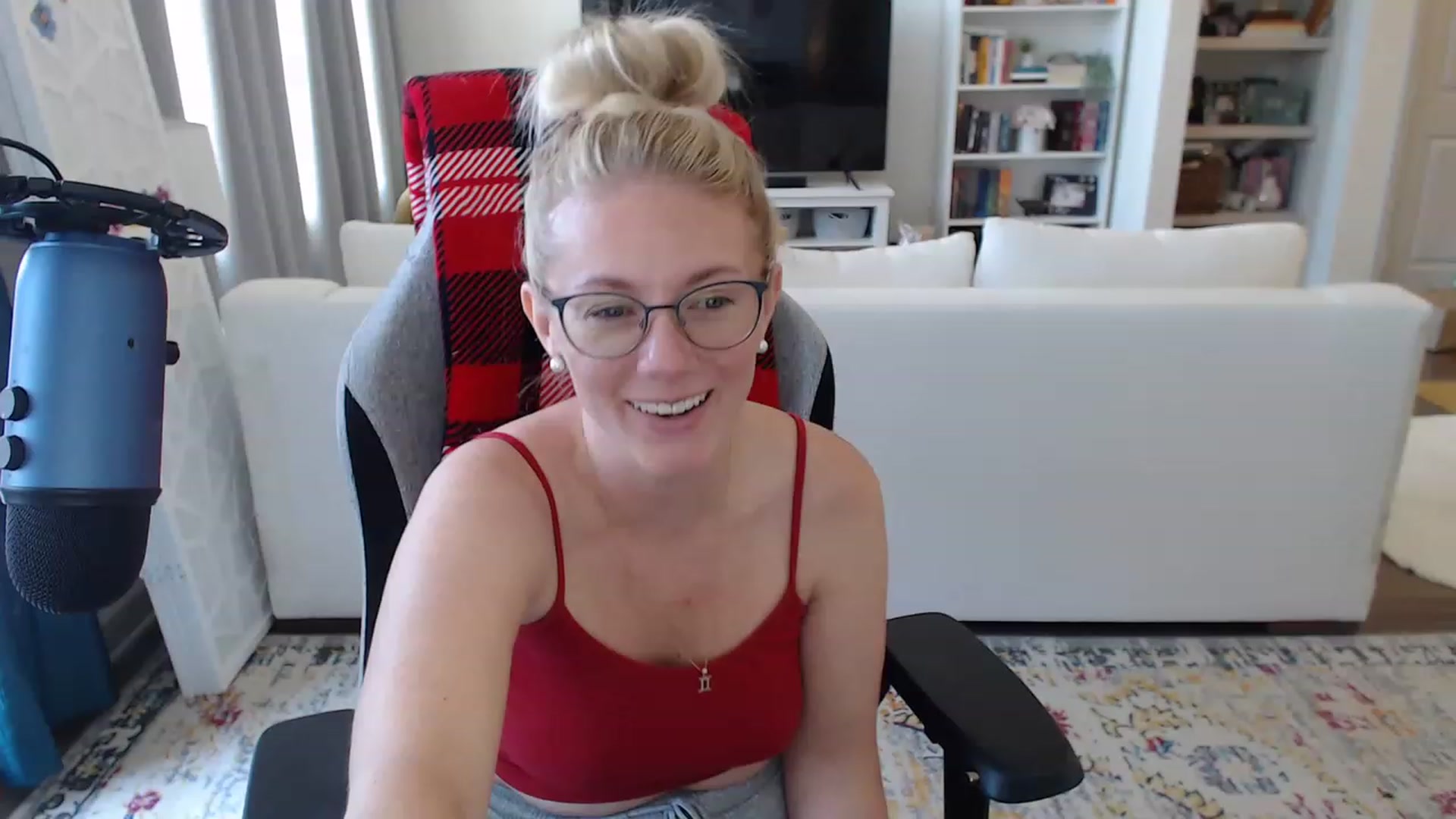 Gallery image thumbnail from TeecakeAvery's myfreecams stream on, 06/25/2023, 20:11 image 9 of 20