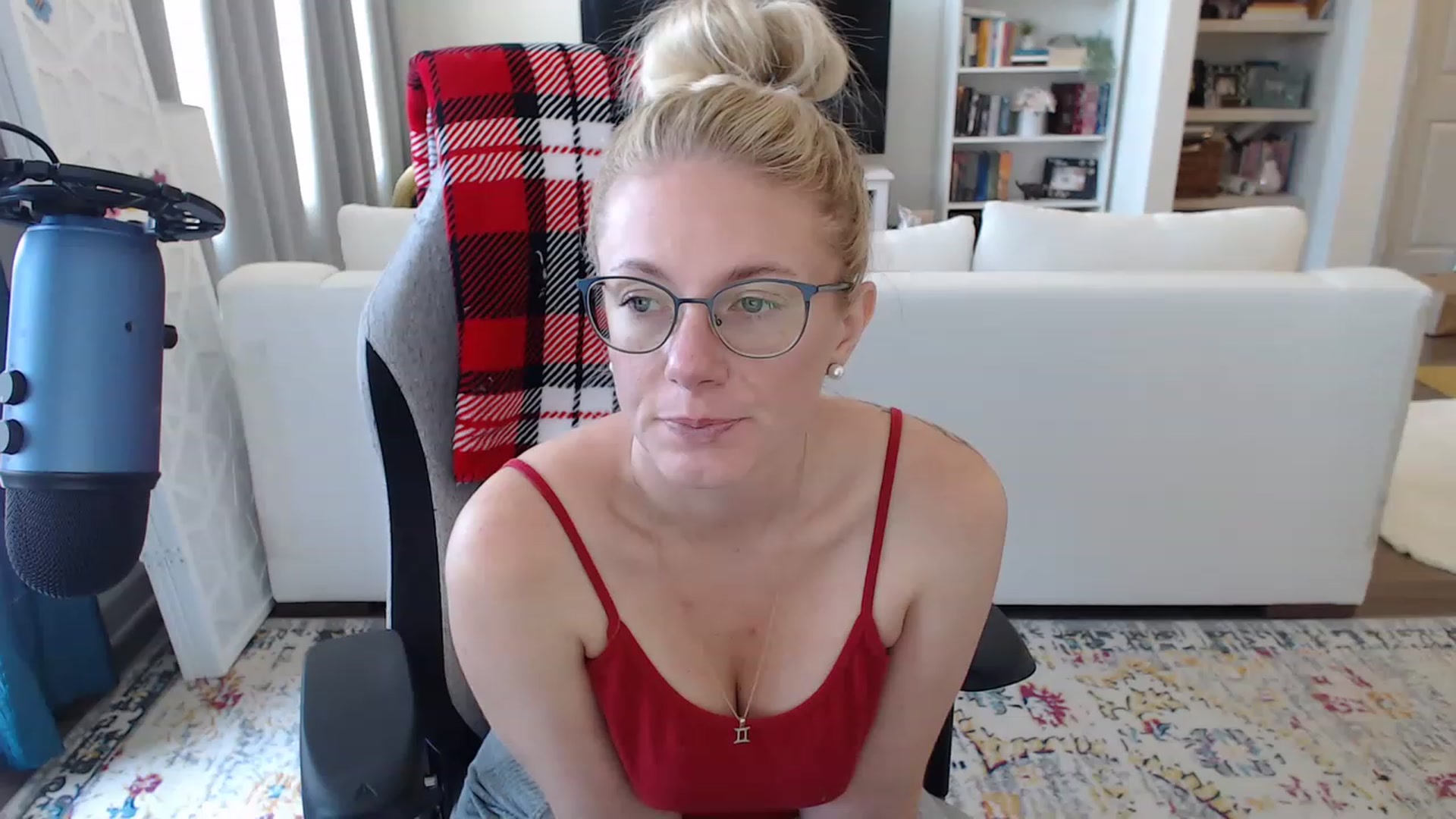 Gallery image thumbnail from TeecakeAvery's myfreecams stream on, 06/25/2023, 20:11 image 1 of 20