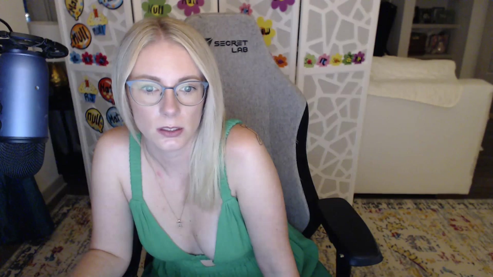 Gallery image thumbnail from TeecakeAvery's myfreecams stream on, 07/01/2023, 02:09 image 16 of 20