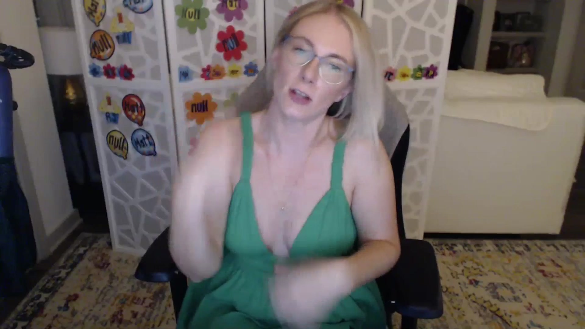 Gallery image thumbnail from TeecakeAvery's myfreecams stream on, 07/01/2023, 03:55 image 10 of 20