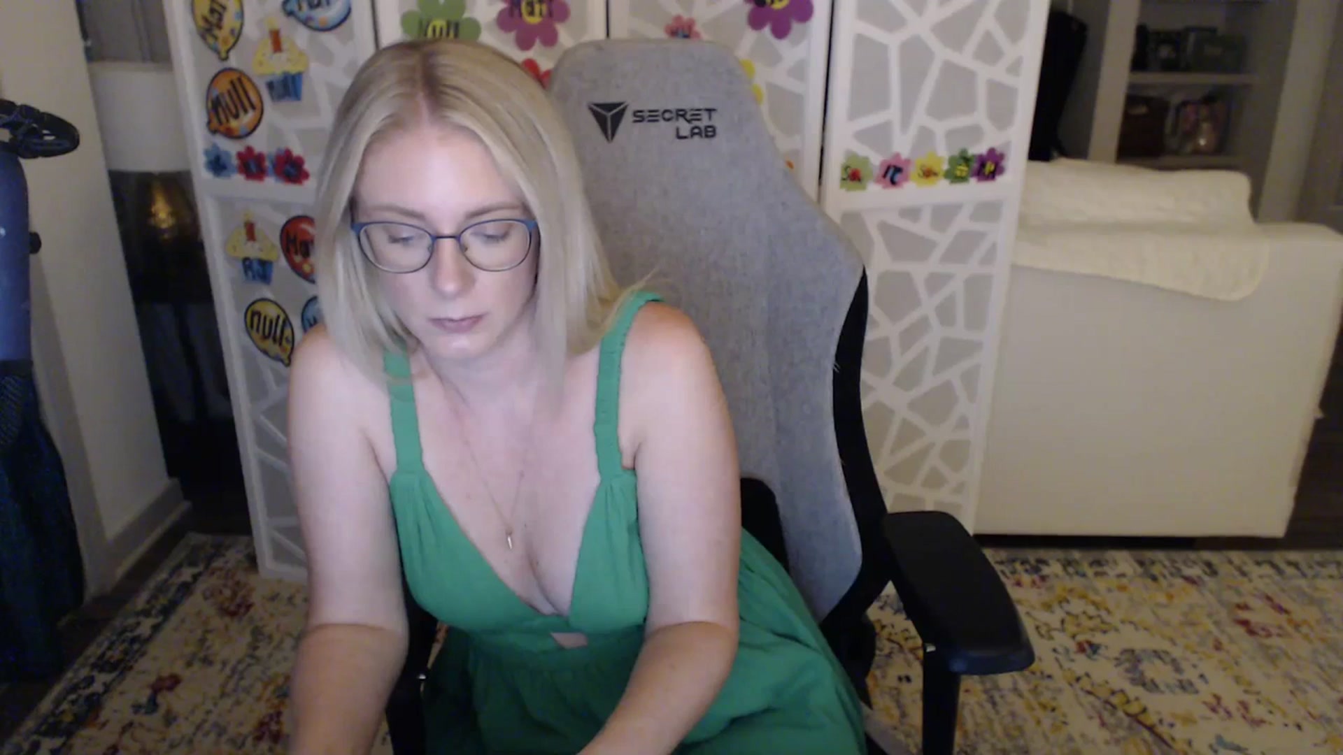 Gallery image thumbnail from TeecakeAvery's myfreecams stream on, 07/01/2023, 03:55 image 17 of 20