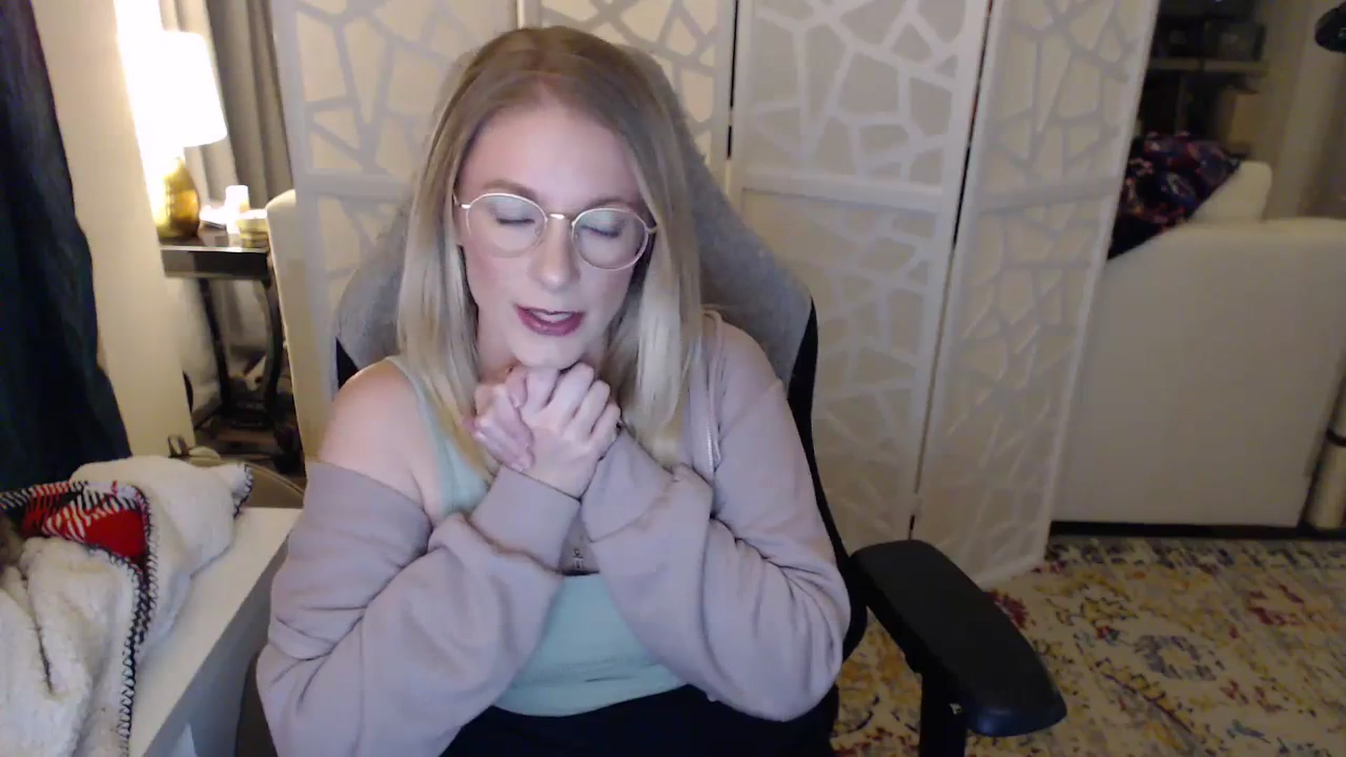 Gallery image thumbnail from Teecaketv's myfreecams stream on, 04/09/2024, 02:41 image 11 of 20