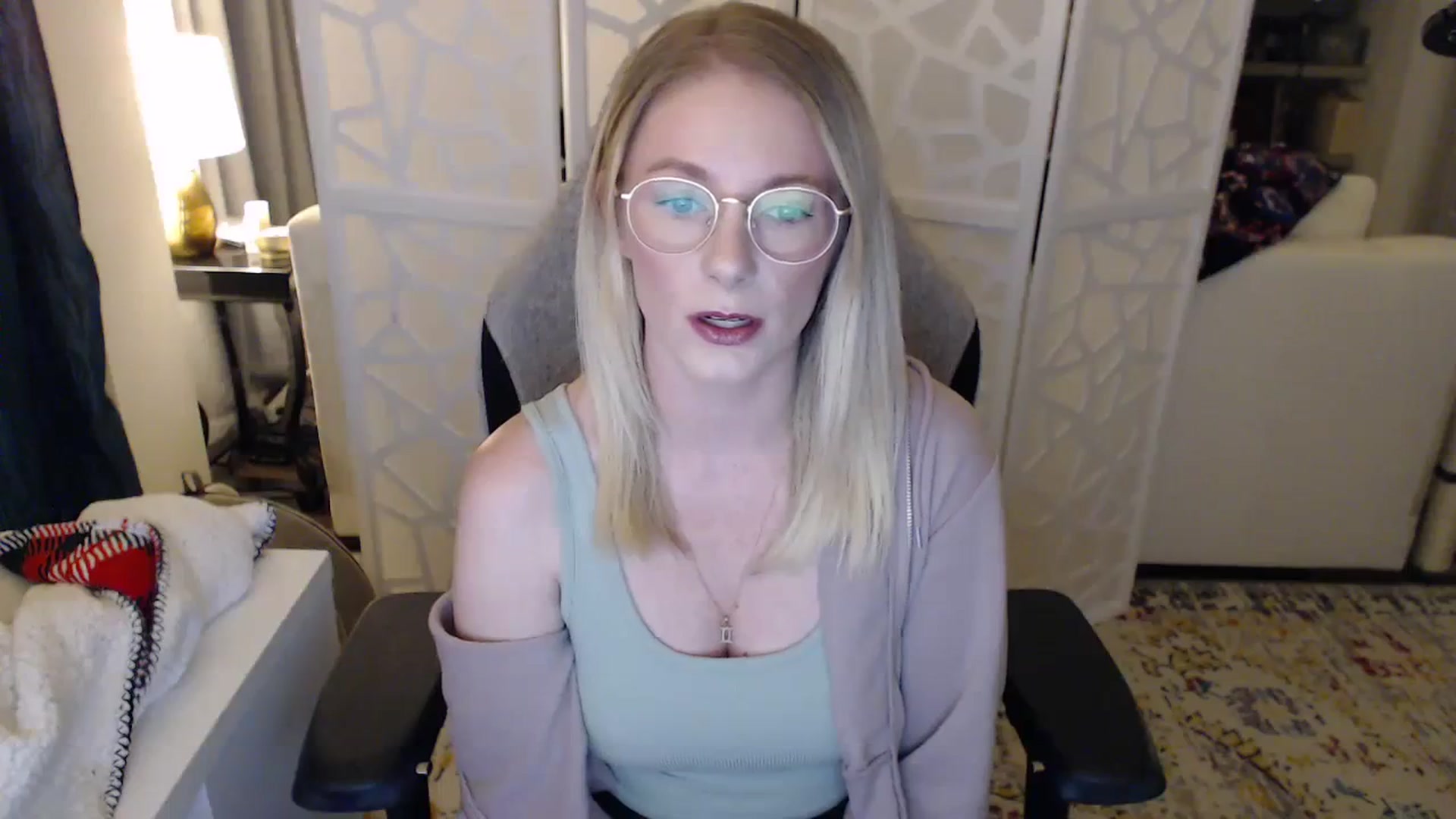Gallery image thumbnail from Teecaketv's myfreecams stream on, 04/09/2024, 02:41 image 3 of 20