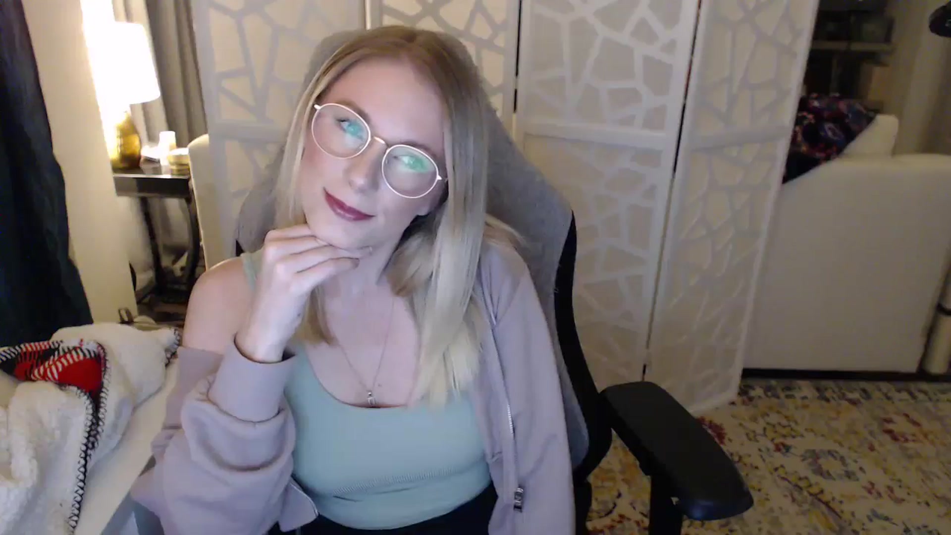 Gallery image thumbnail from Teecaketv's myfreecams stream on, 04/09/2024, 02:41 image 9 of 20