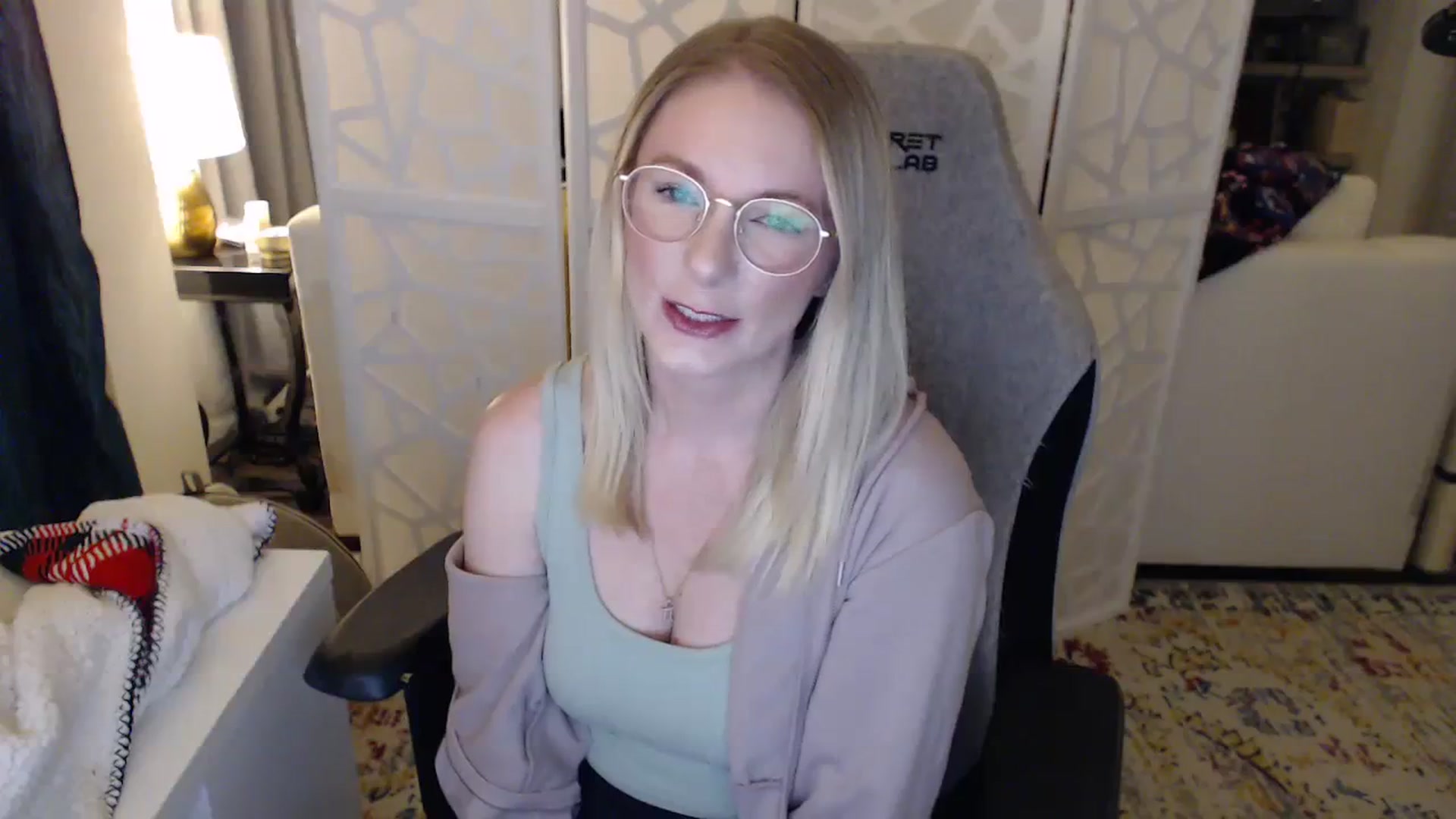 Gallery image thumbnail from Teecaketv's myfreecams stream on, 04/09/2024, 02:41 image 4 of 20