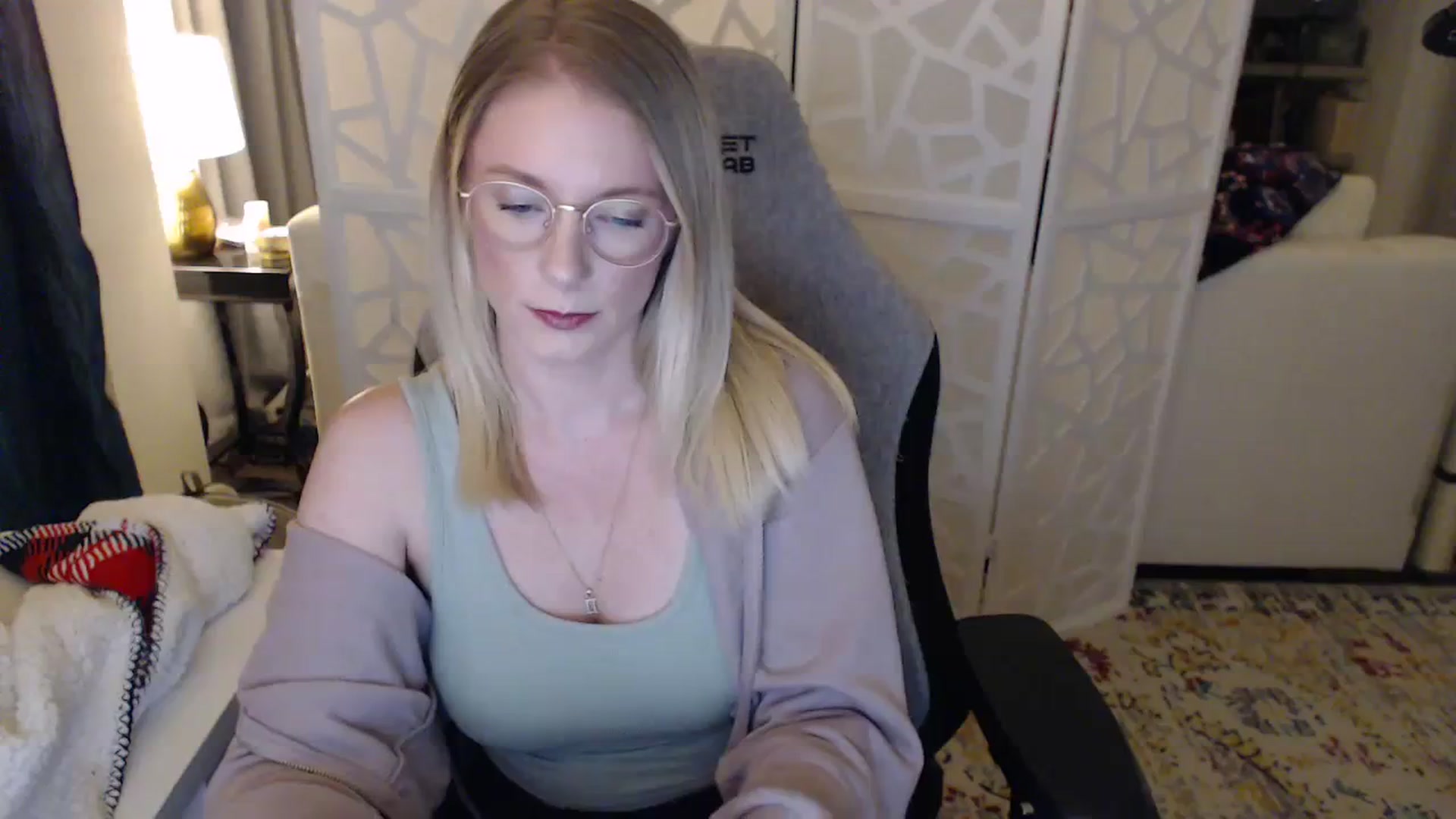 Gallery image thumbnail from Teecaketv's myfreecams stream on, 04/09/2024, 02:41 image 8 of 20
