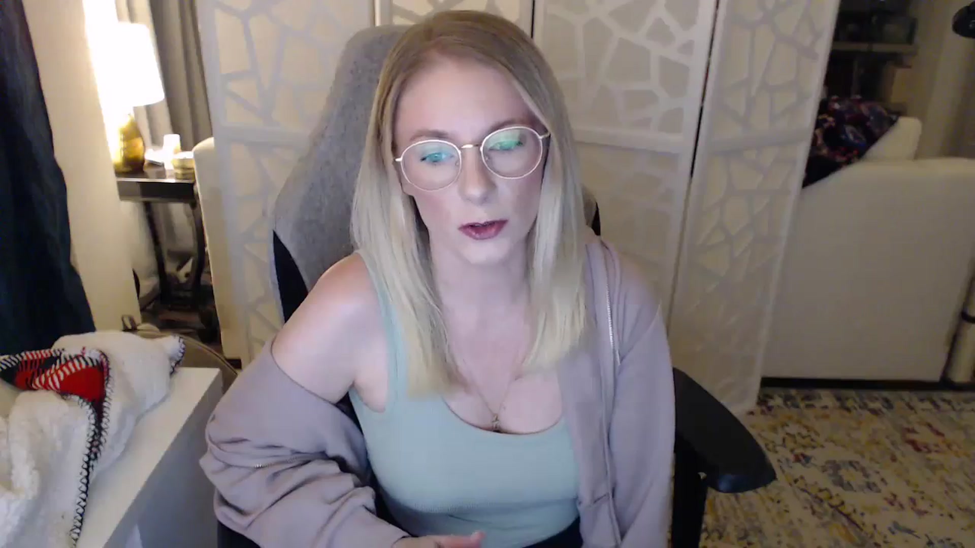 Gallery image thumbnail from Teecaketv's myfreecams stream on, 04/09/2024, 02:41 image 5 of 20