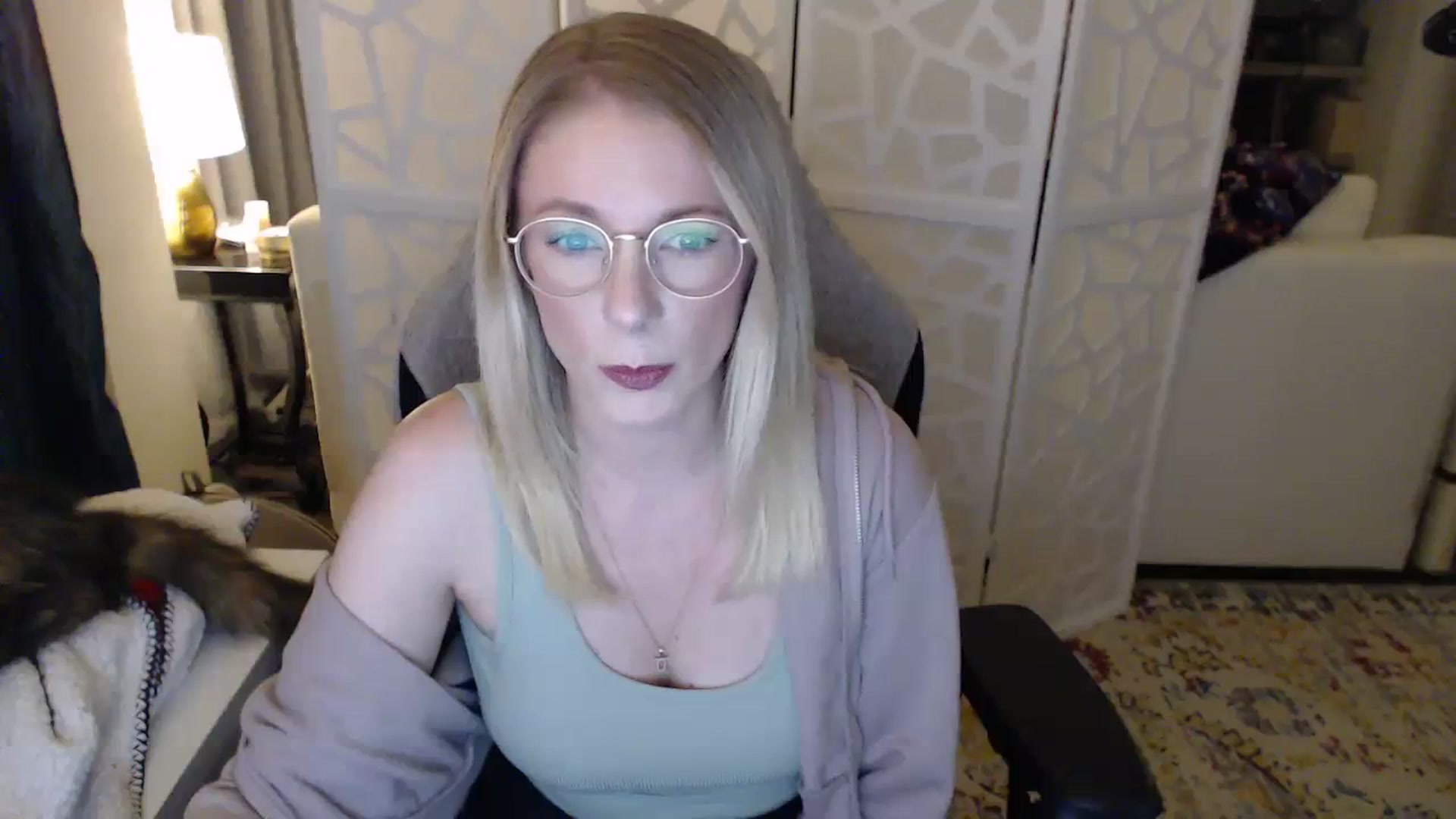 Gallery image thumbnail from Teecaketv's myfreecams stream on, 04/09/2024, 02:41 image 15 of 20