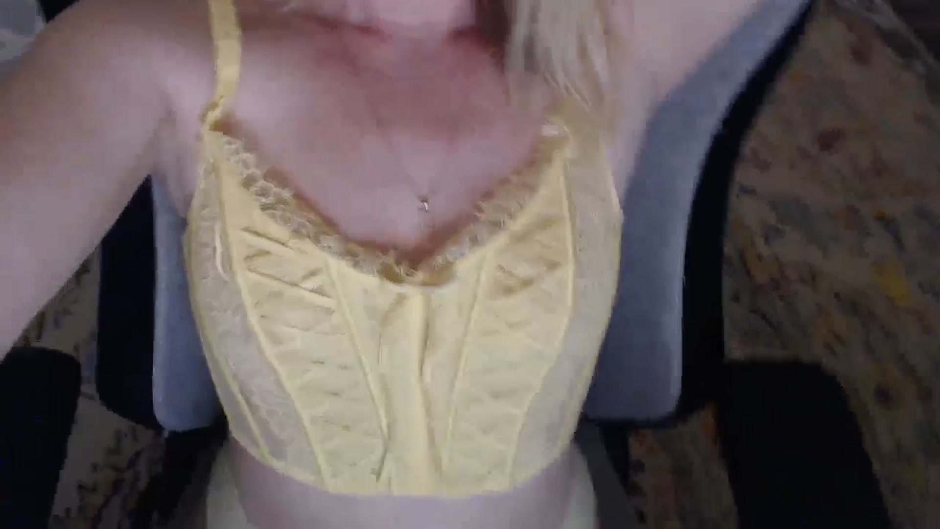 Gallery image thumbnail from Teecaketv's myfreecams stream on, 04/19/2024, 02:35 image 8 of 20