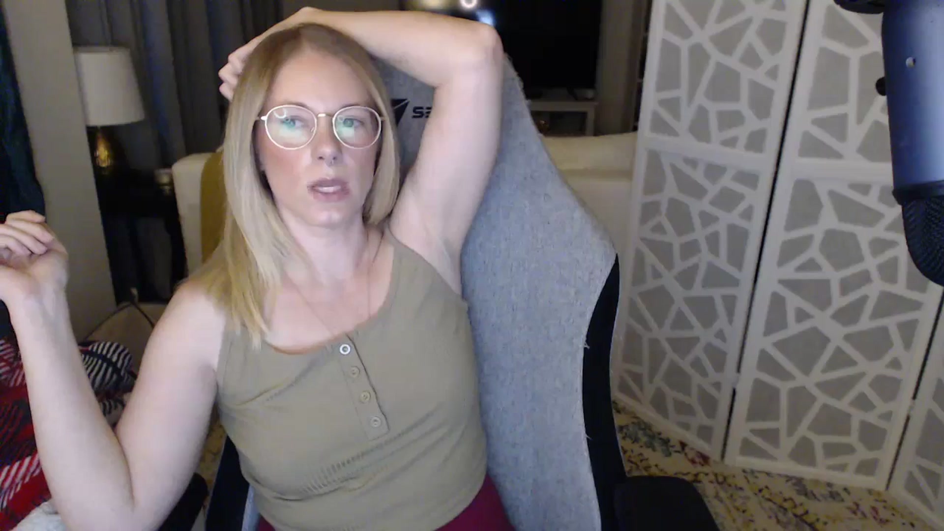 Gallery image thumbnail from Teecaketv's myfreecams stream on, 04/26/2024, 02:01 image 4 of 20
