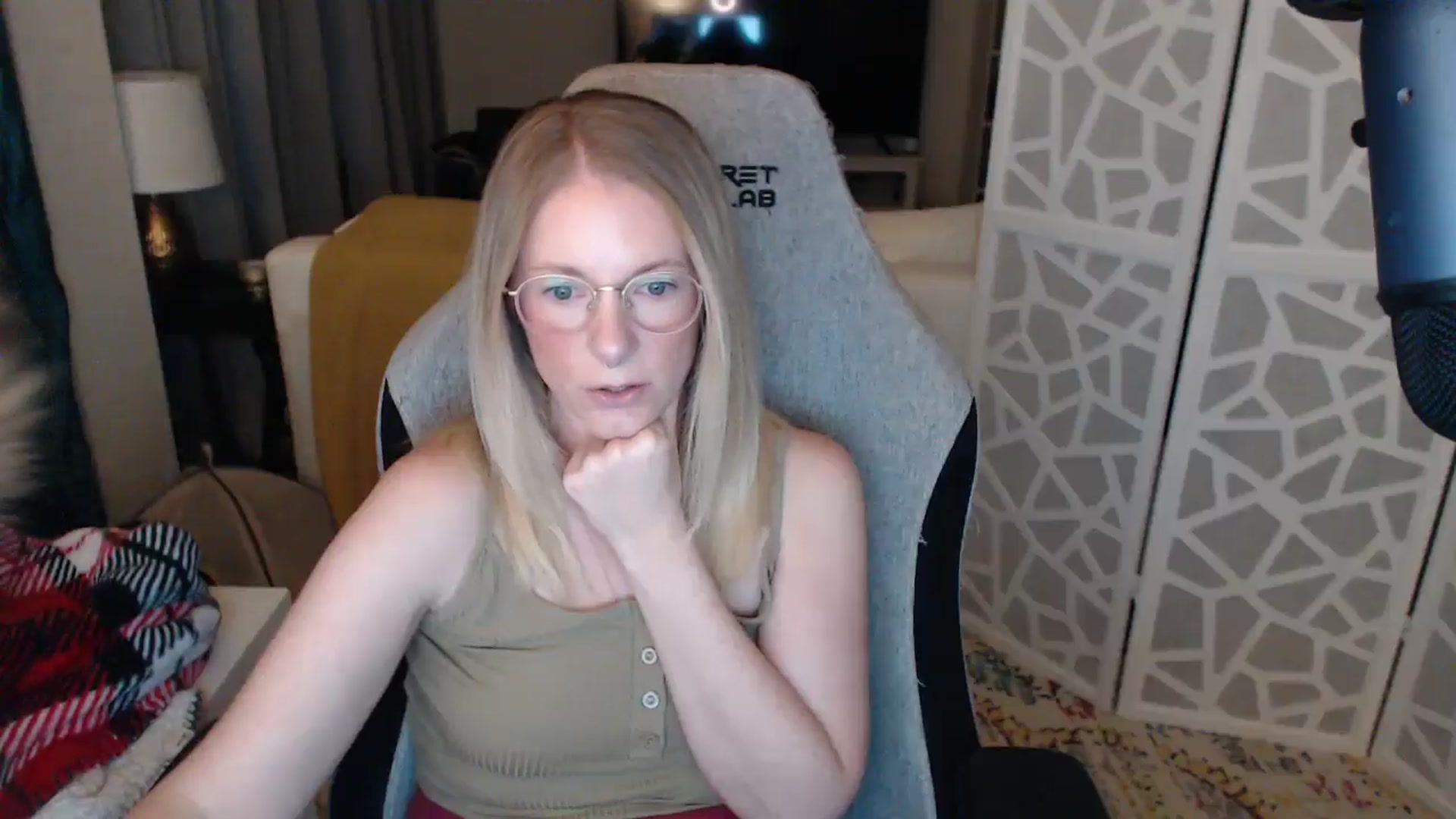 Gallery image thumbnail from Teecaketv's myfreecams stream on, 04/26/2024, 02:01 image 6 of 20