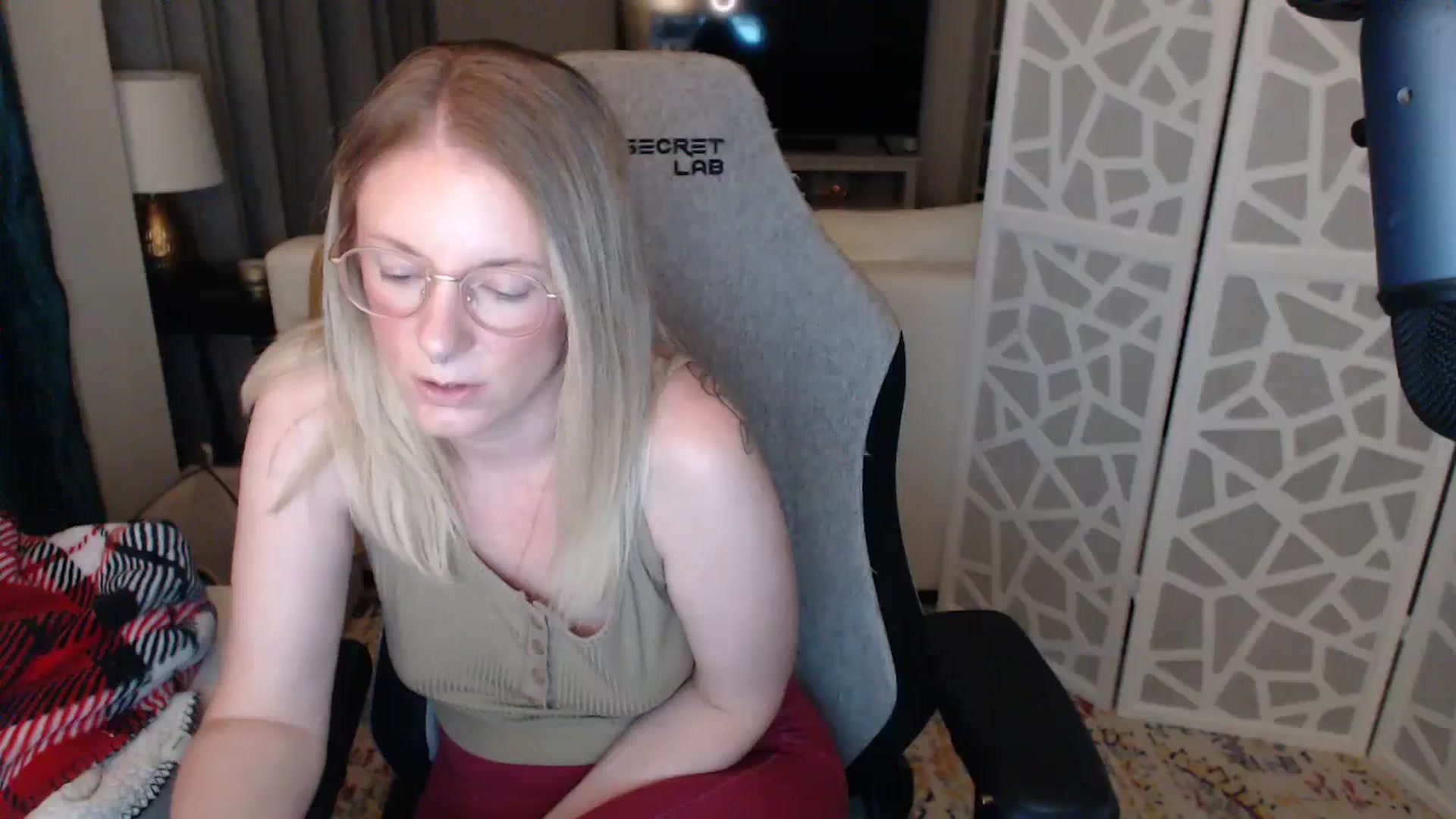 Gallery image thumbnail from Teecaketv's myfreecams stream on, 04/26/2024, 02:01 image 19 of 20