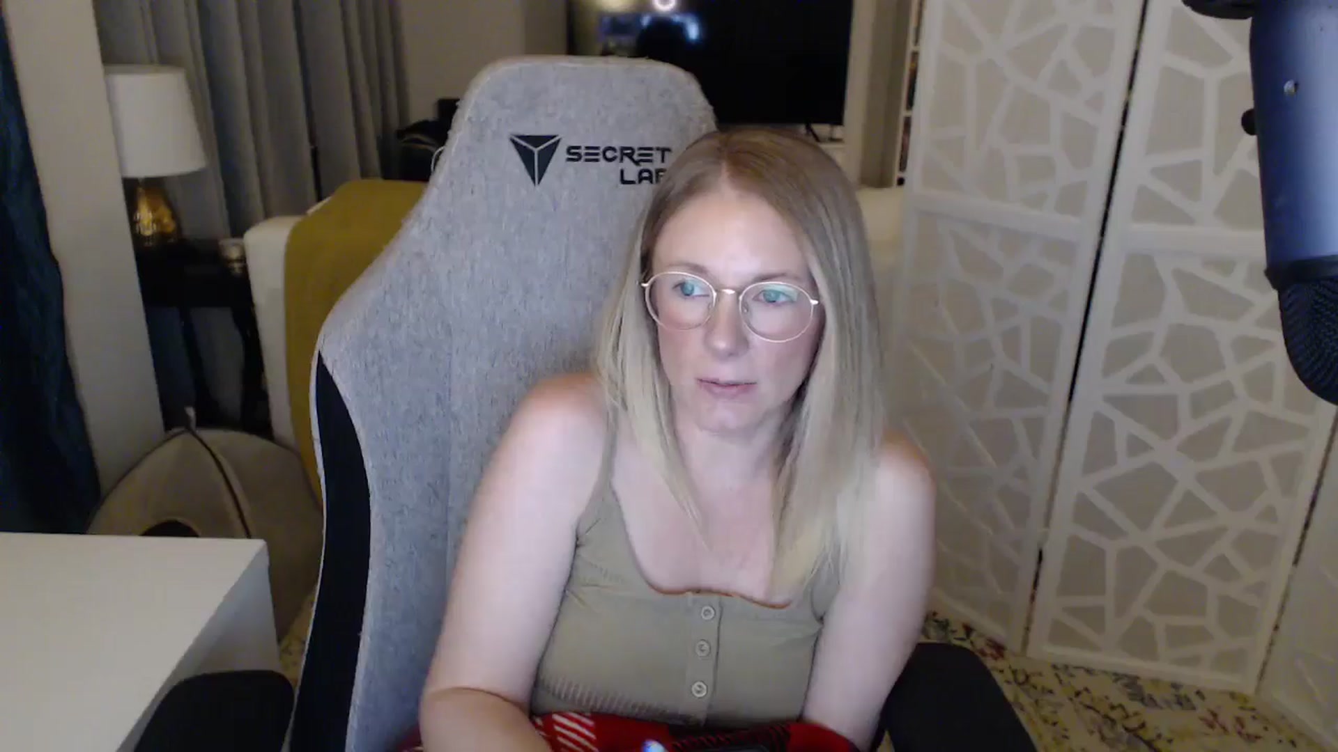 Gallery image thumbnail from Teecaketv's myfreecams stream on, 04/26/2024, 03:52 image 6 of 20
