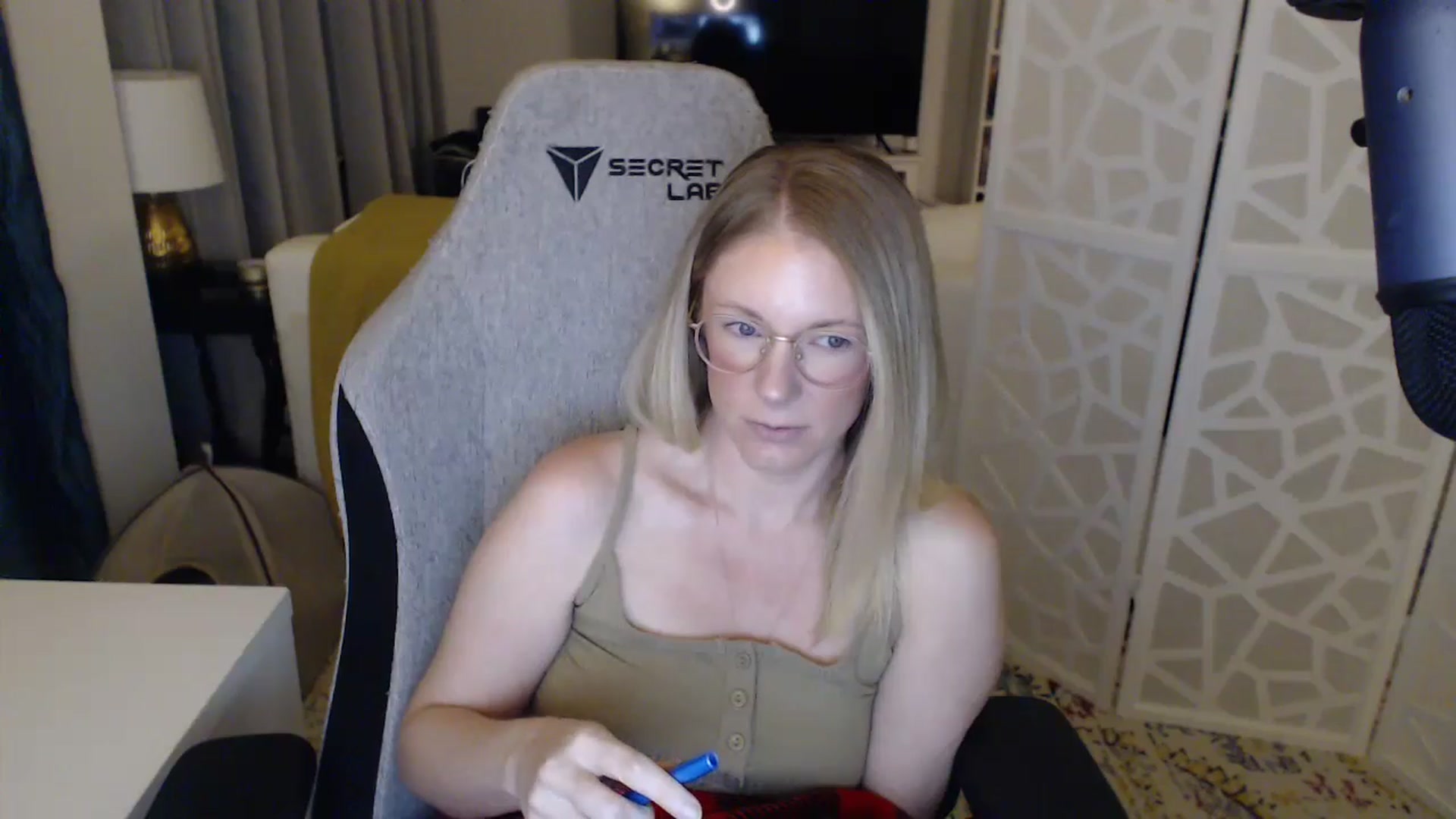 Gallery image thumbnail from Teecaketv's myfreecams stream on, 04/26/2024, 03:52 image 12 of 20